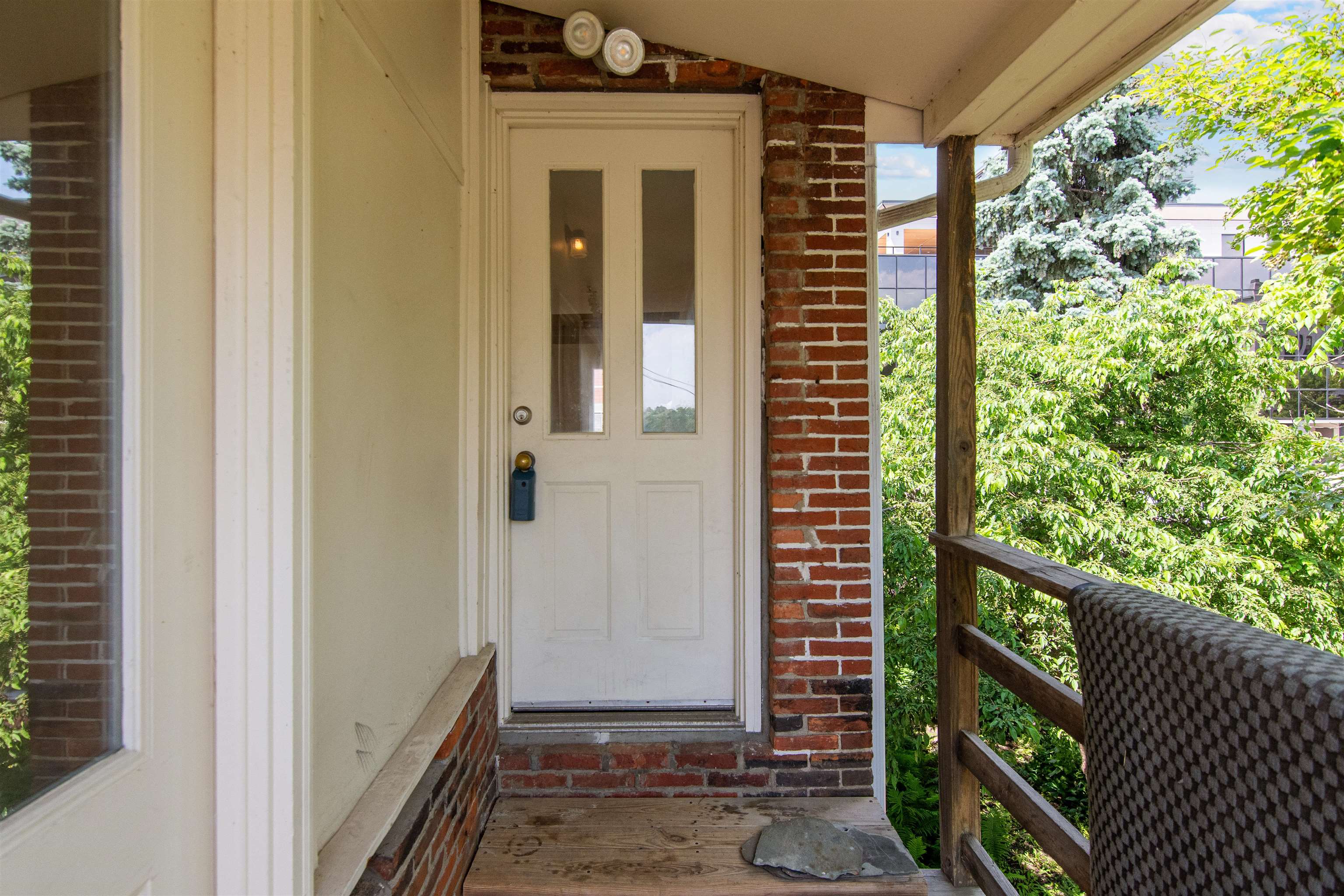 89 College Street Property Photo 7