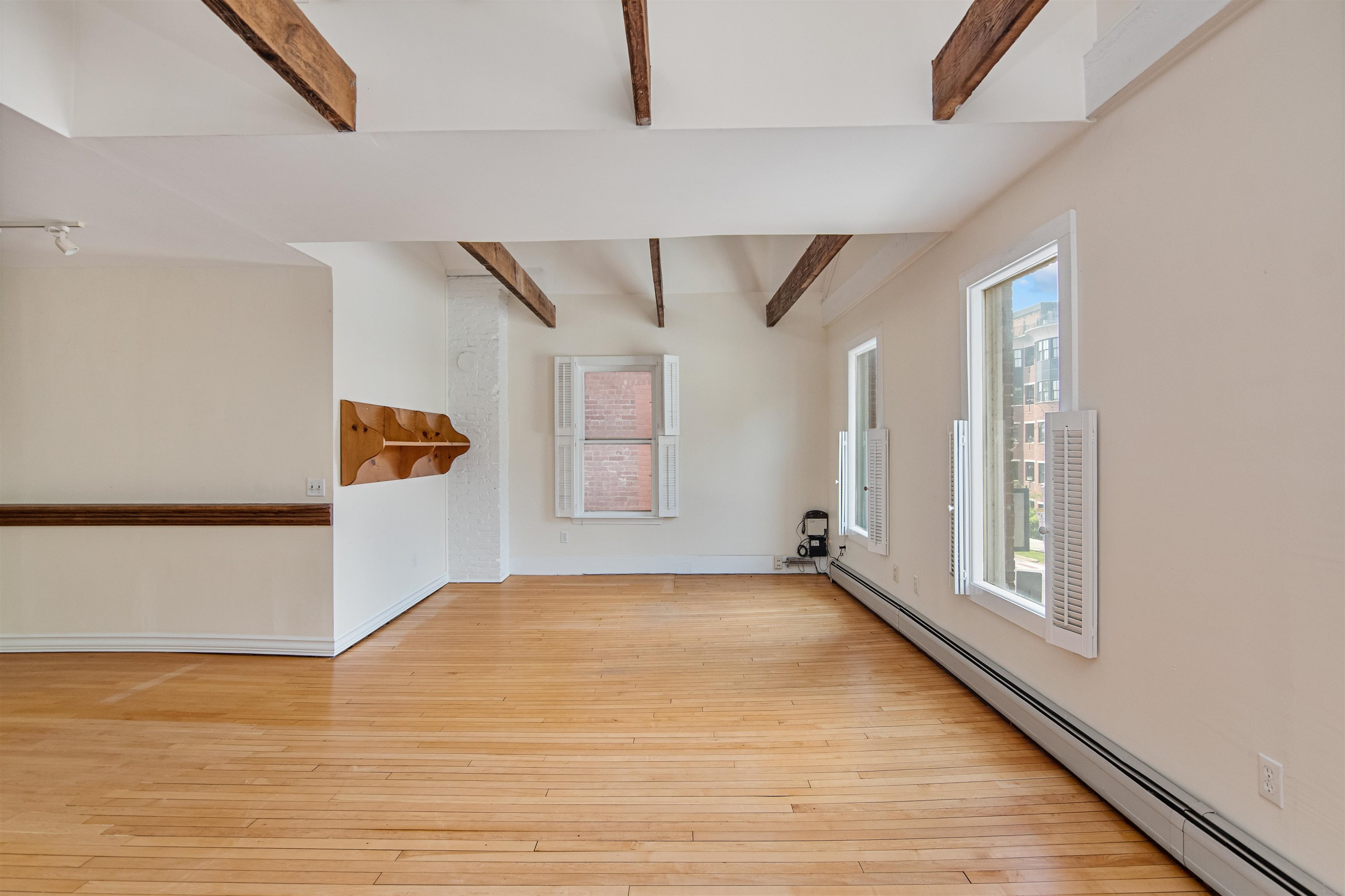 89 College Street Property Photo 18