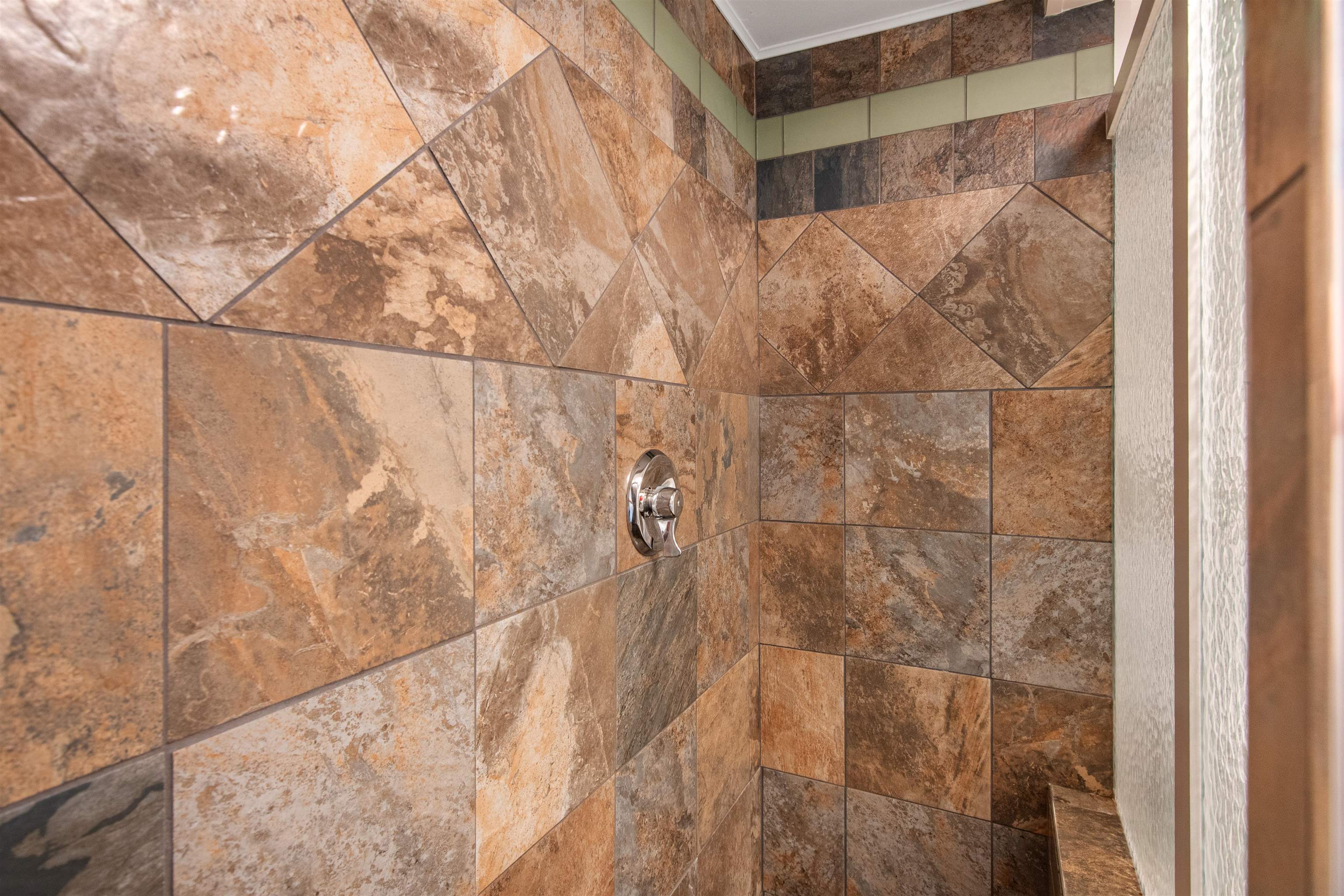 89 College Street Property Photo 22