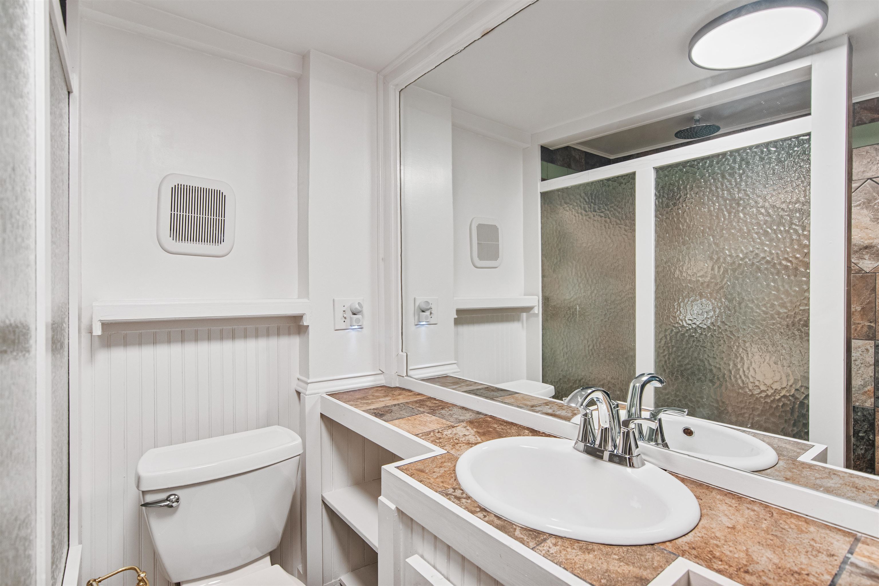 89 College Street Property Photo 23