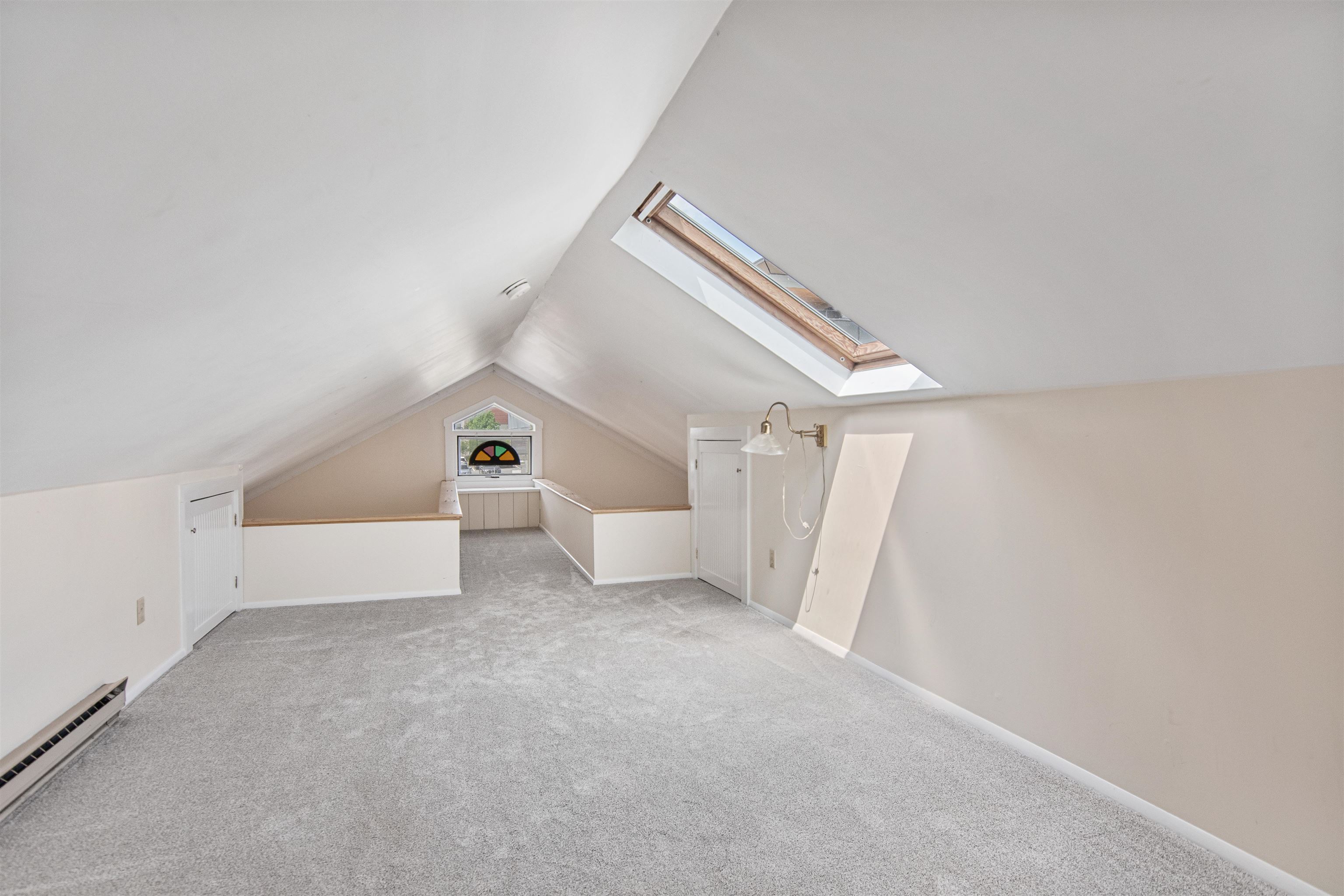 89 College Street Property Photo 26