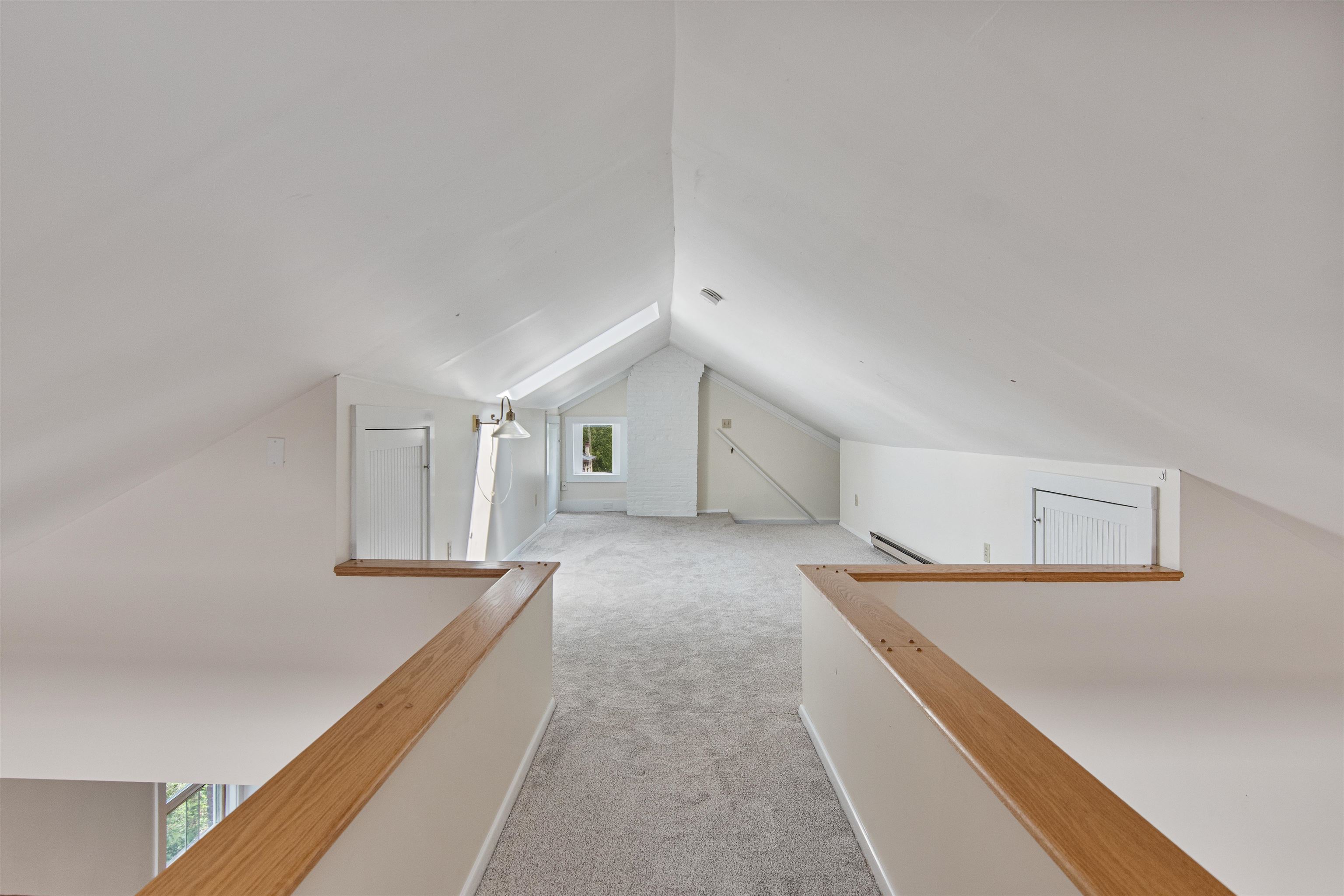 89 College Street Property Photo 27