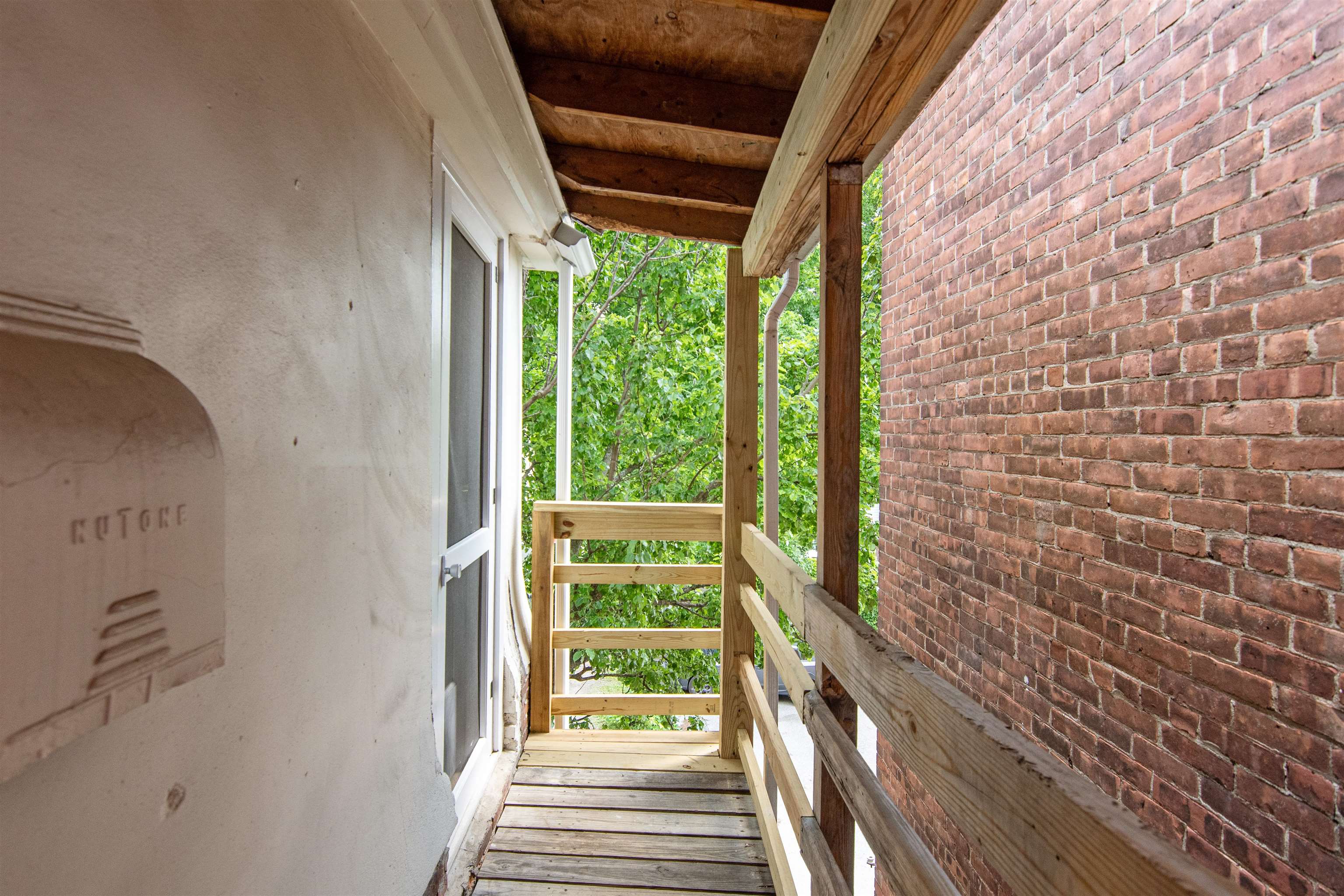 89 College Street Property Photo 29