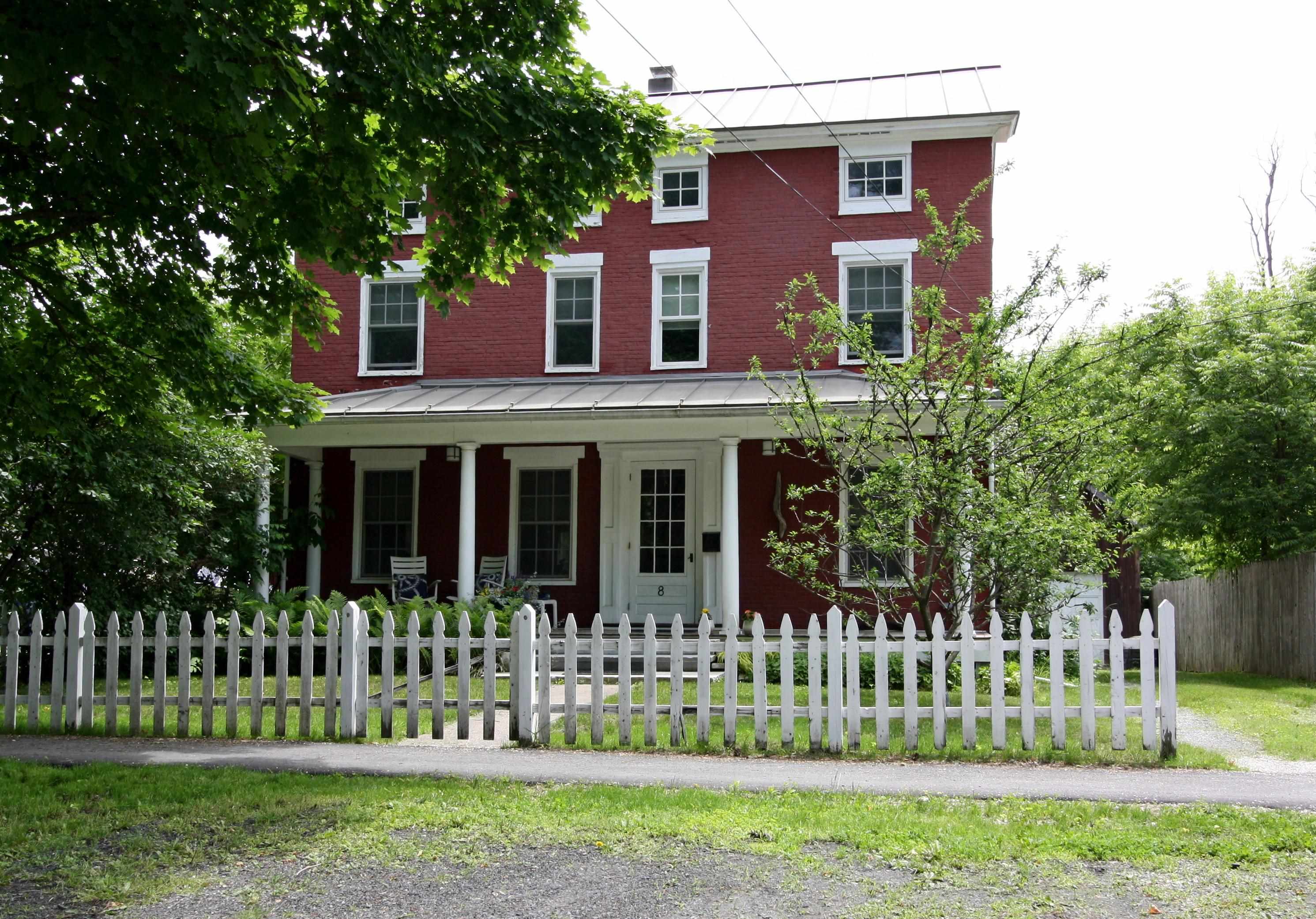 8 Pearl Street