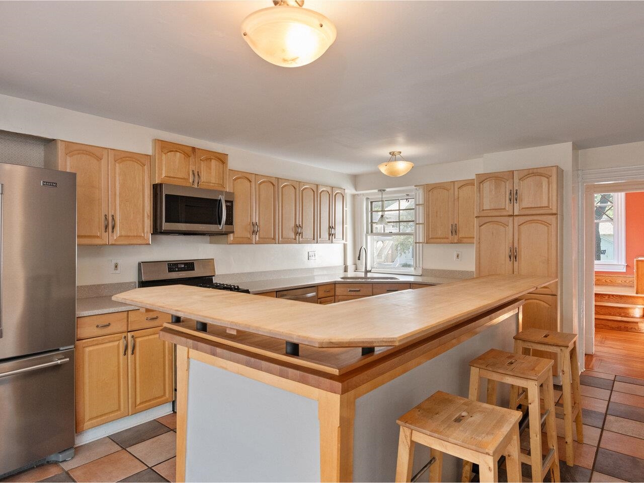 159 Loomis Street Property Photo 8