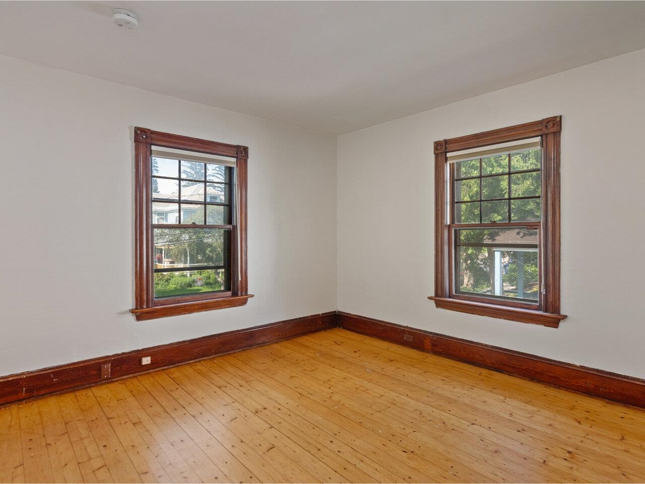 159 Loomis Street Property Photo 22