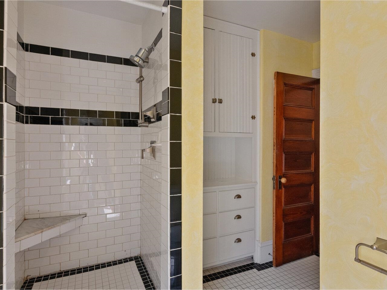 159 Loomis Street Property Photo 25