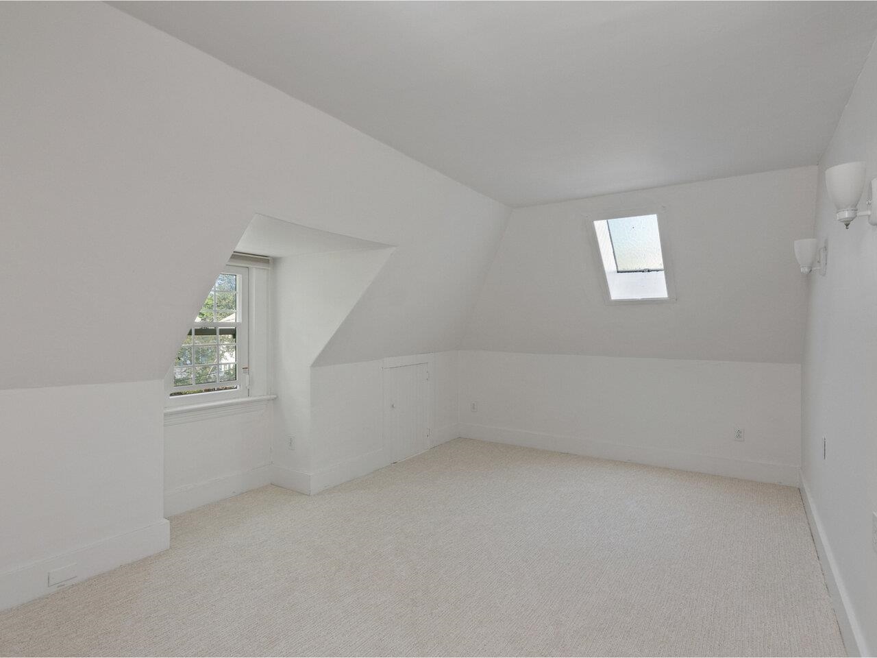 159 Loomis Street Property Photo 26