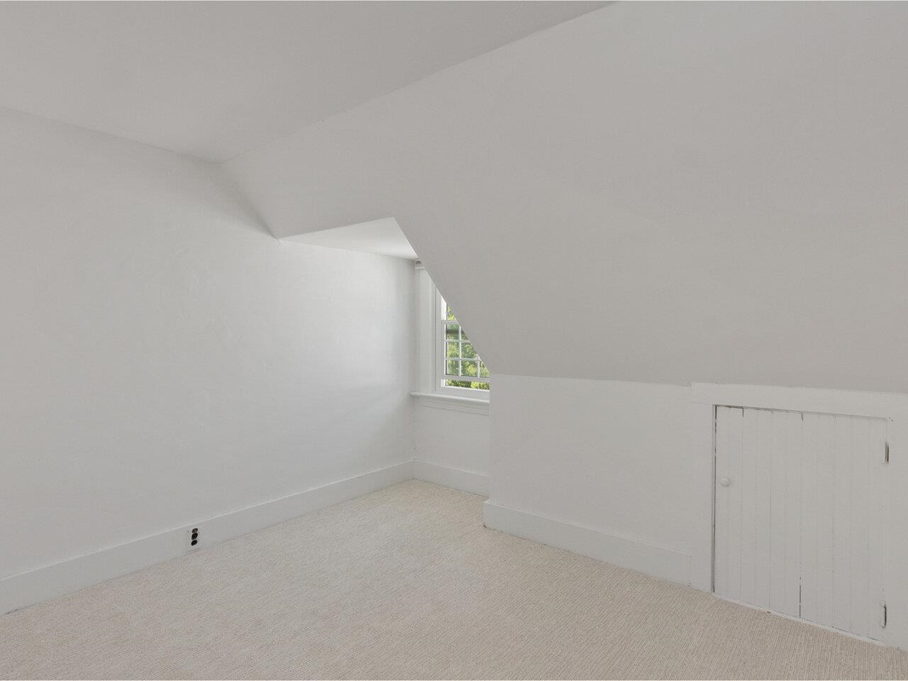 159 Loomis Street Property Photo 28