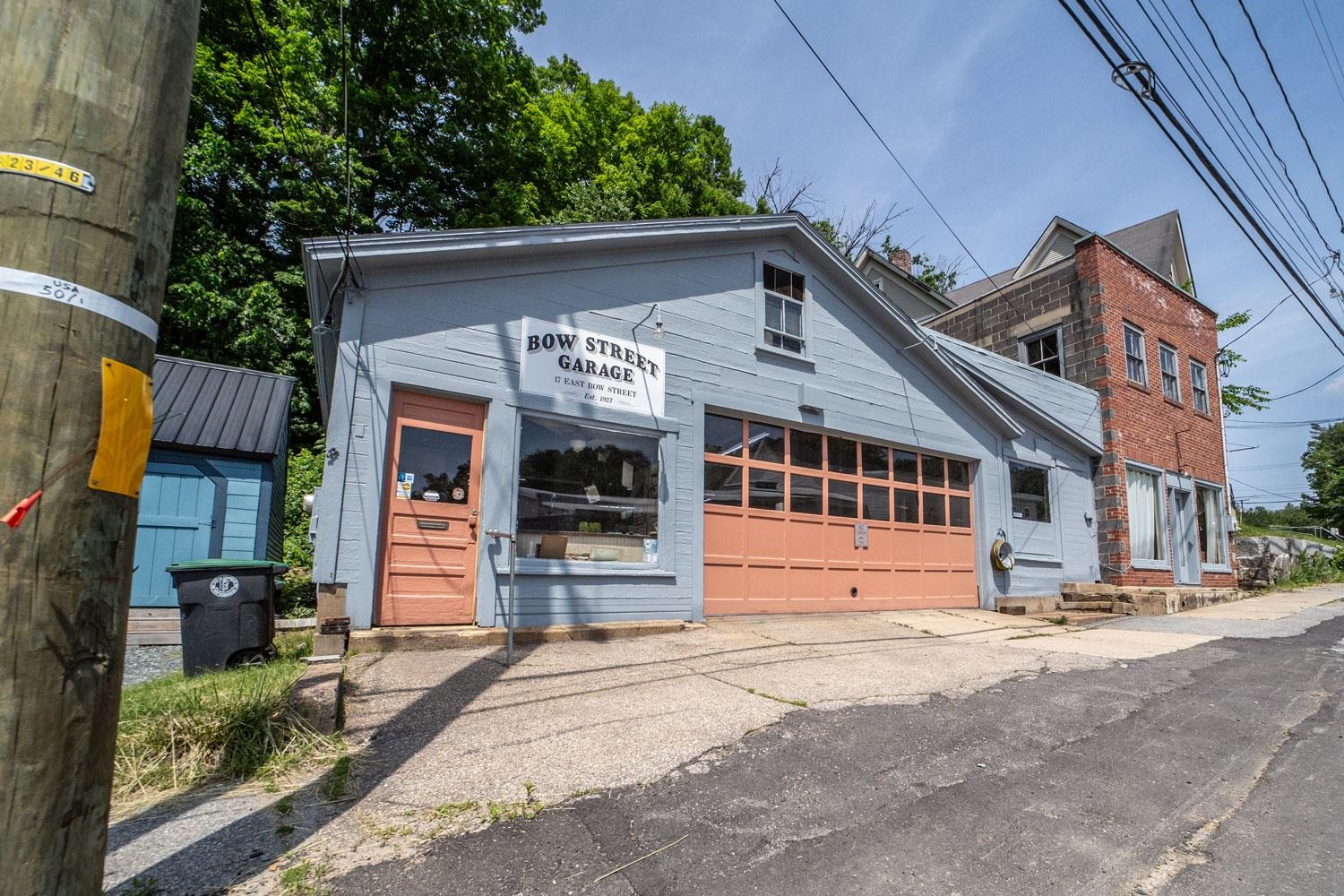 17 E Bow Street Property Photo 1