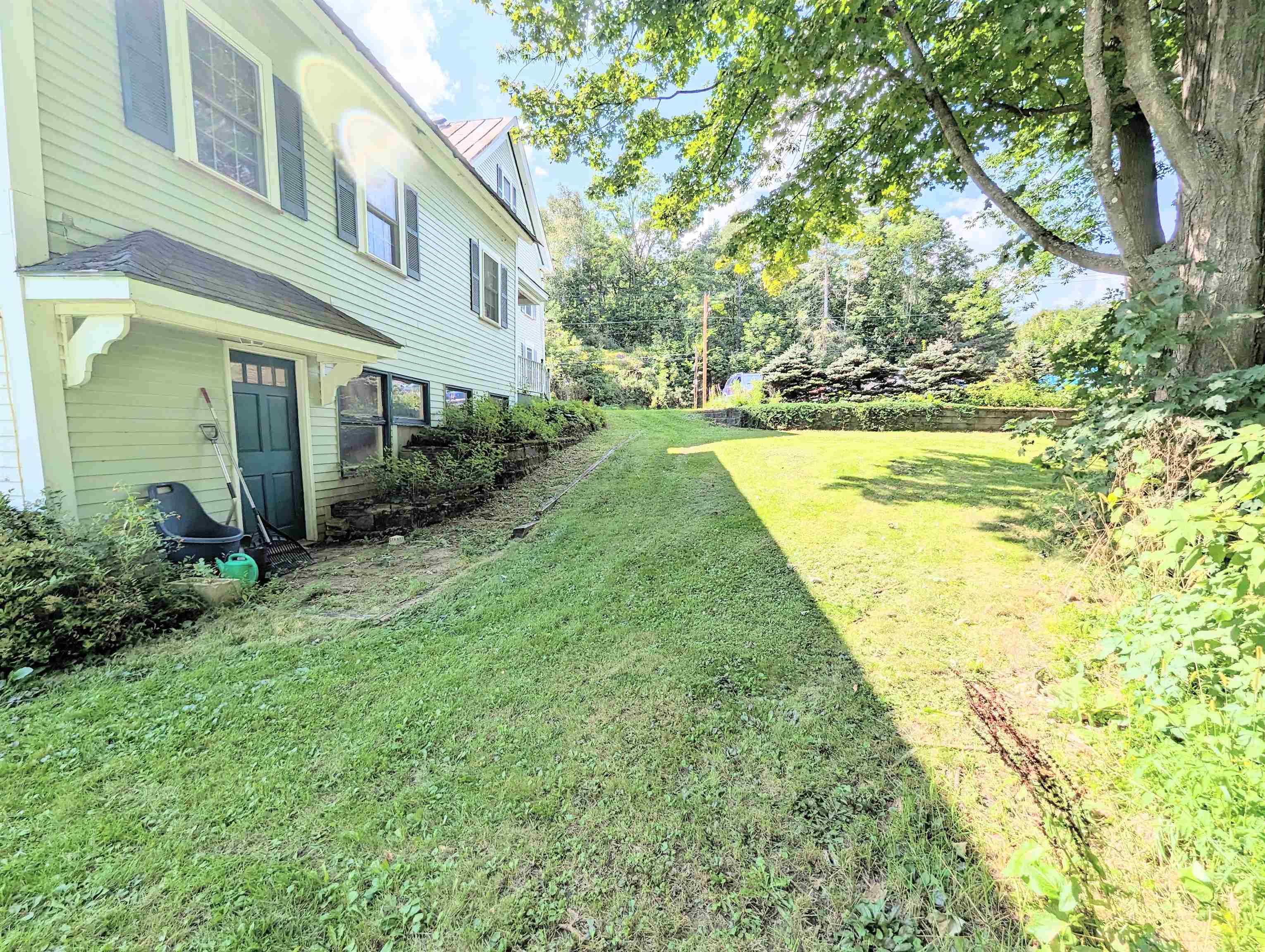 1573 Us Route 5 South Property Photo 3