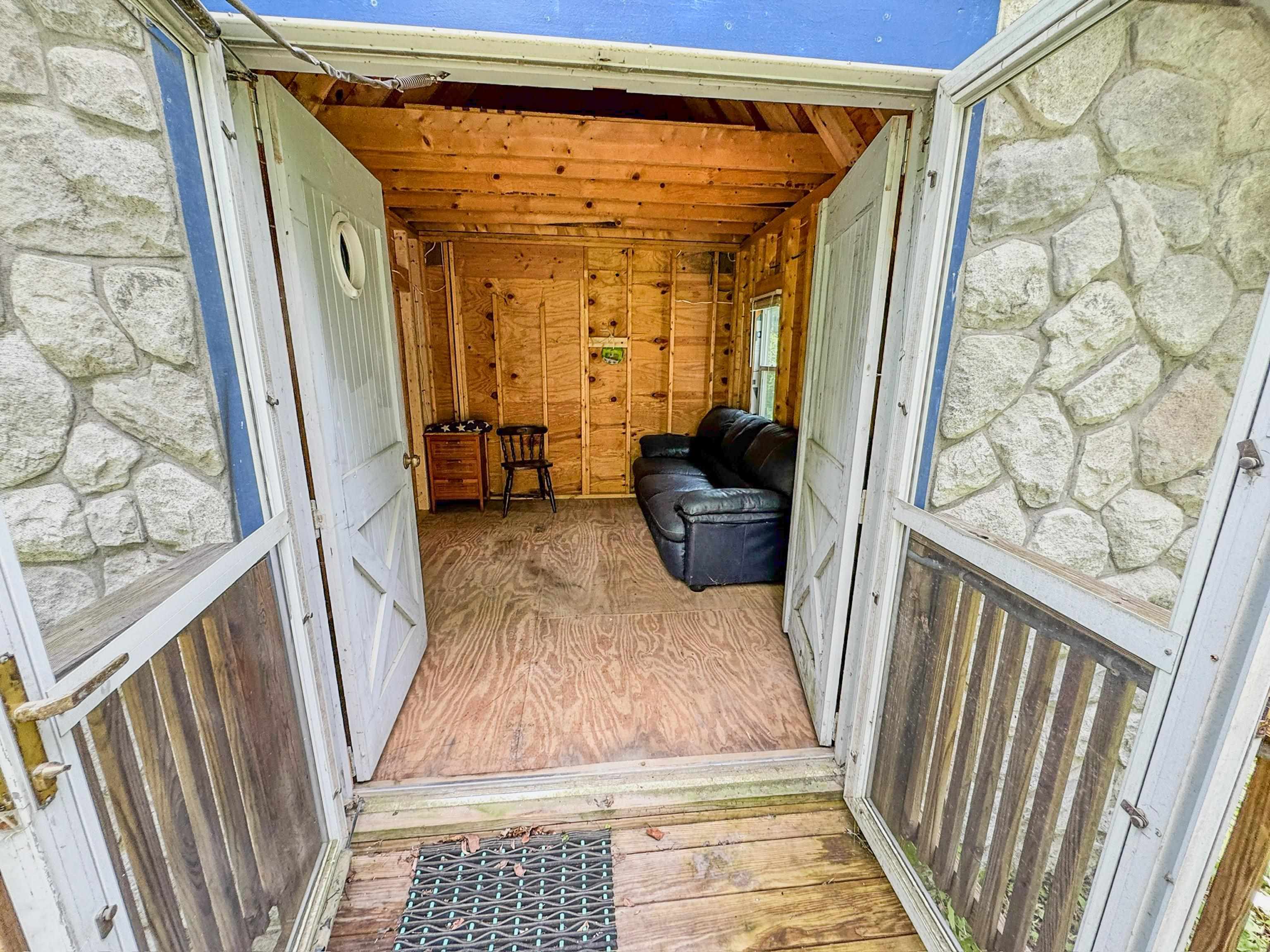 3681 Shadow Lake Road Property Photo 6