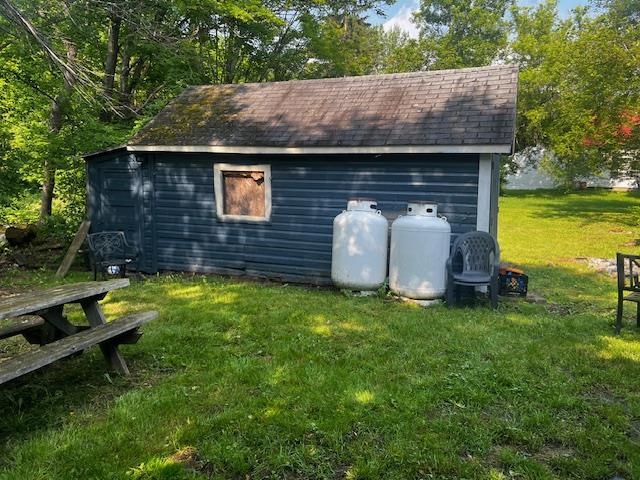 498 Clyde Street Property Photo 10