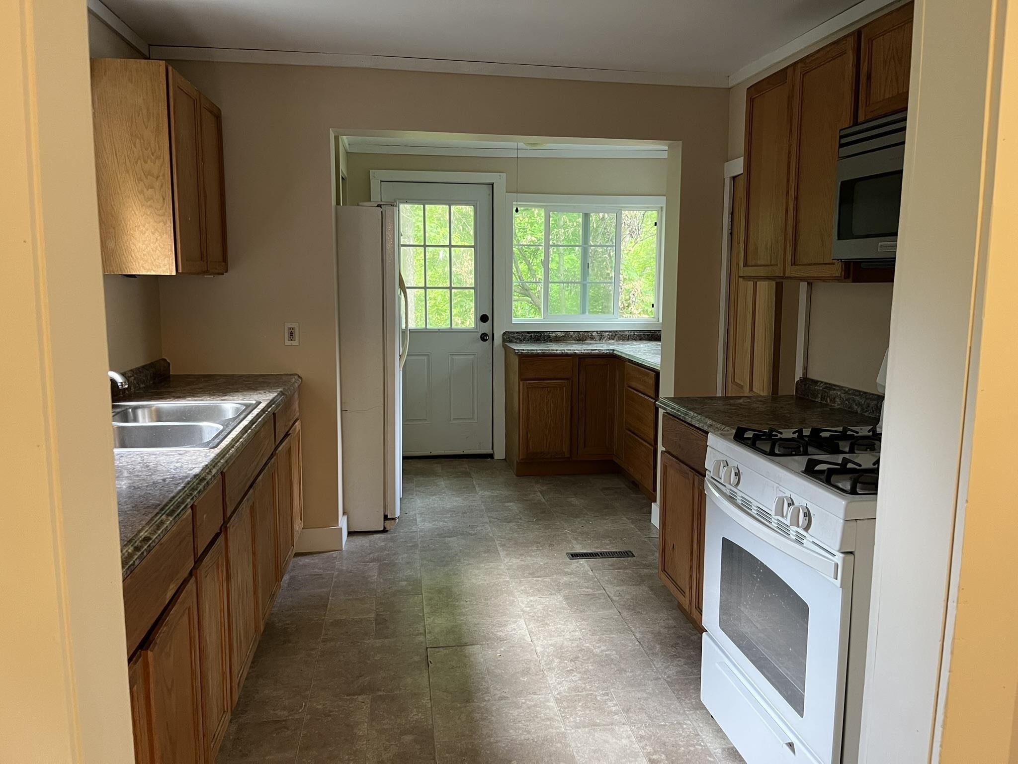 498 Clyde Street Property Photo 22