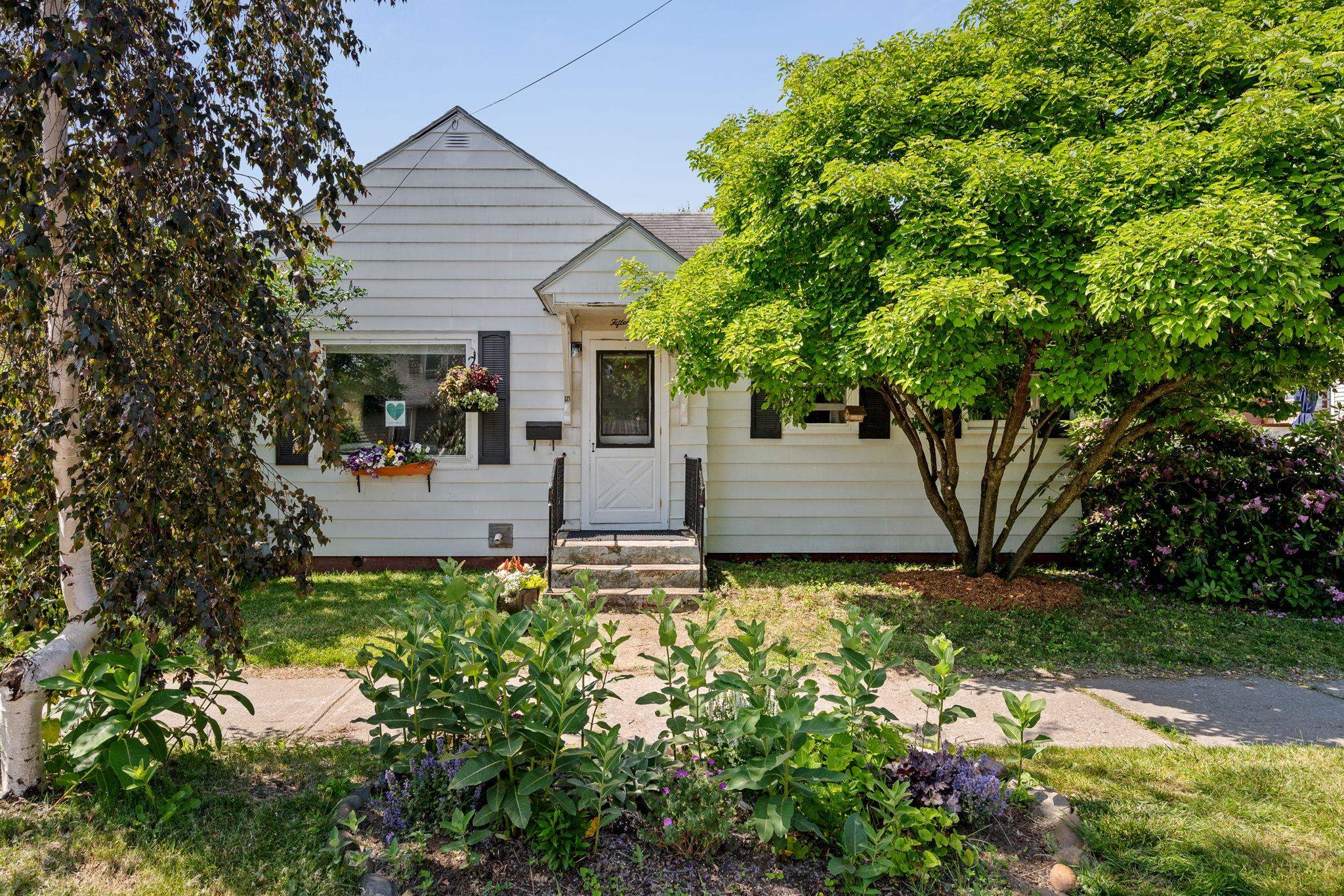 15 Oak Street Property Photo 1