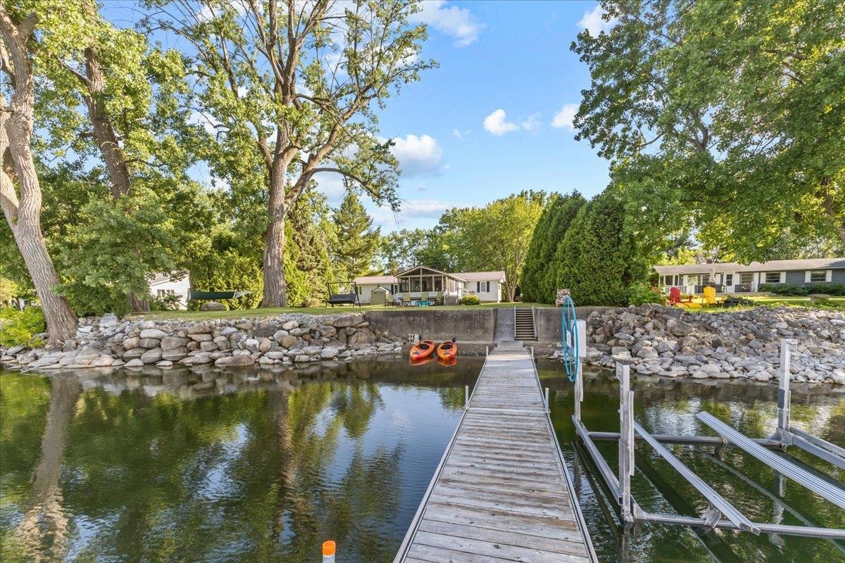 424 North Shore Road Property Photo 1