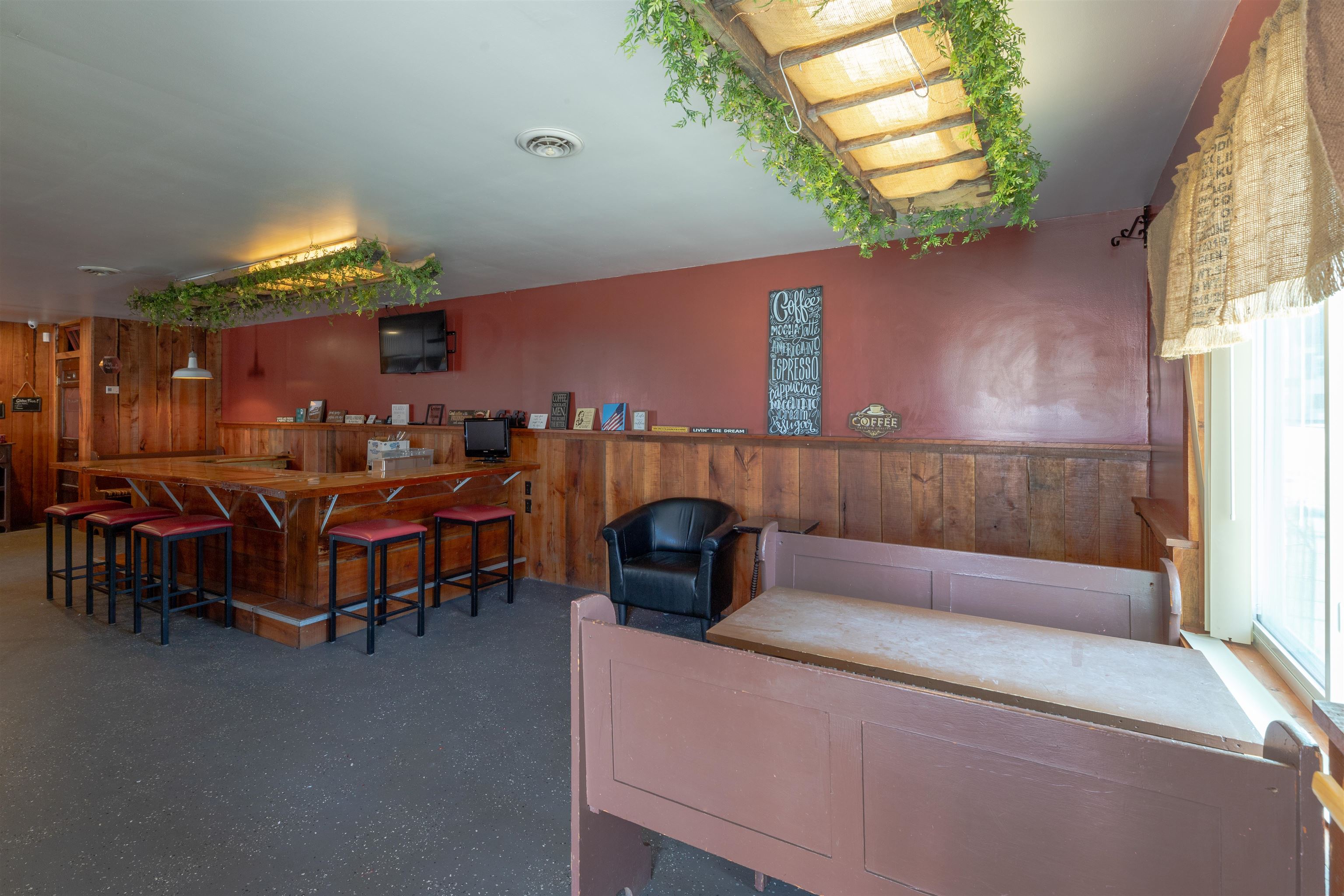 18 State Street Property Photo 5