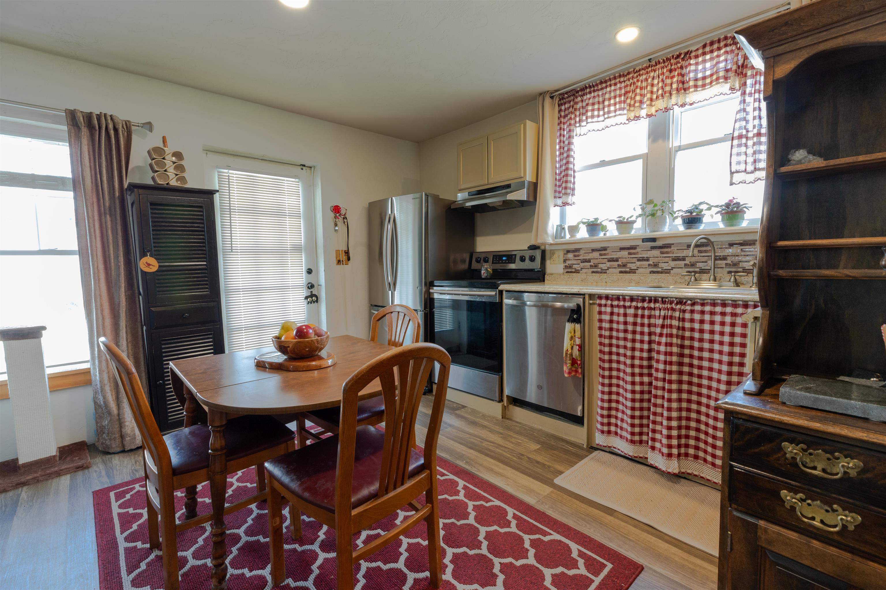 18 State Street Property Photo 33