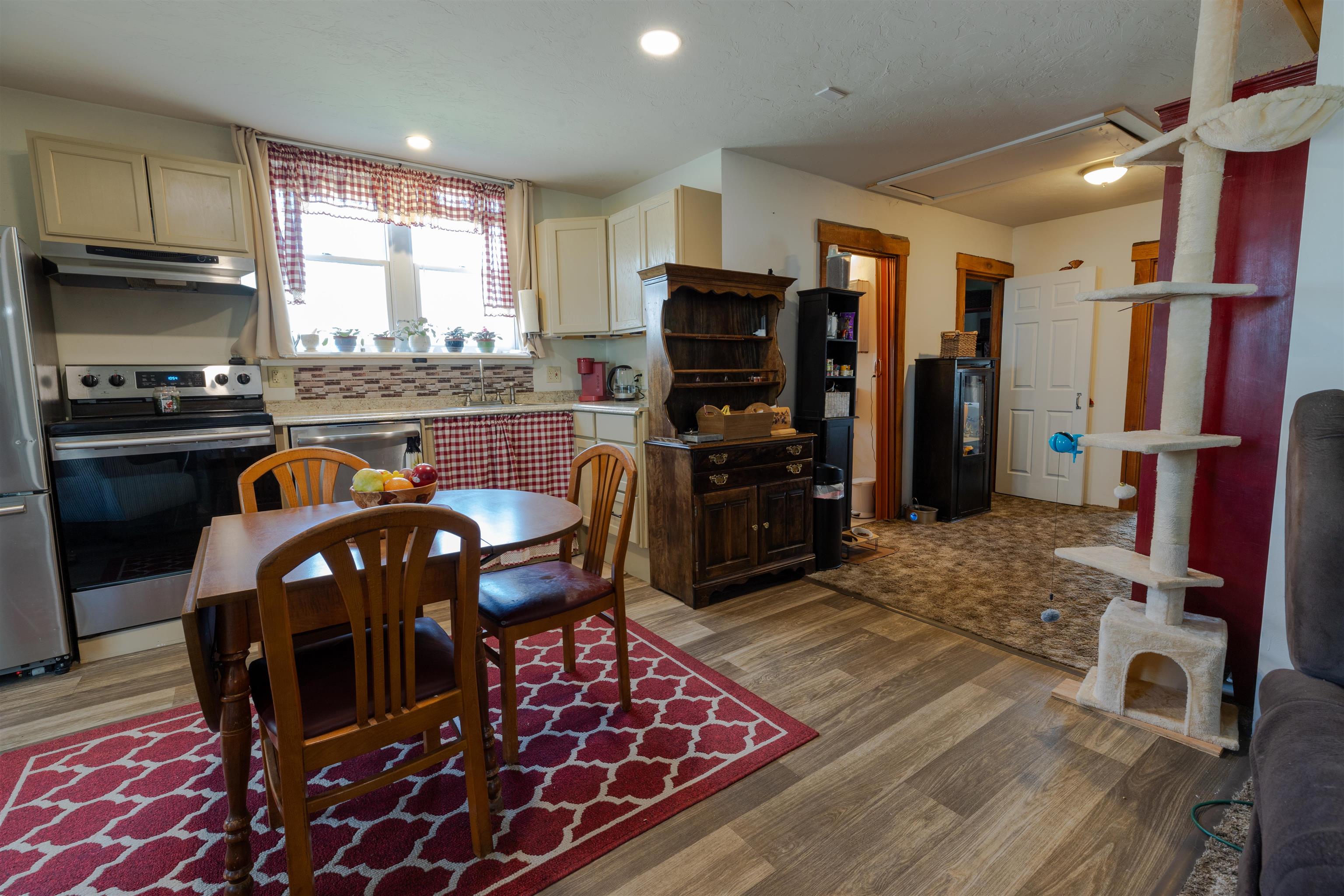 18 State Street Property Photo 35