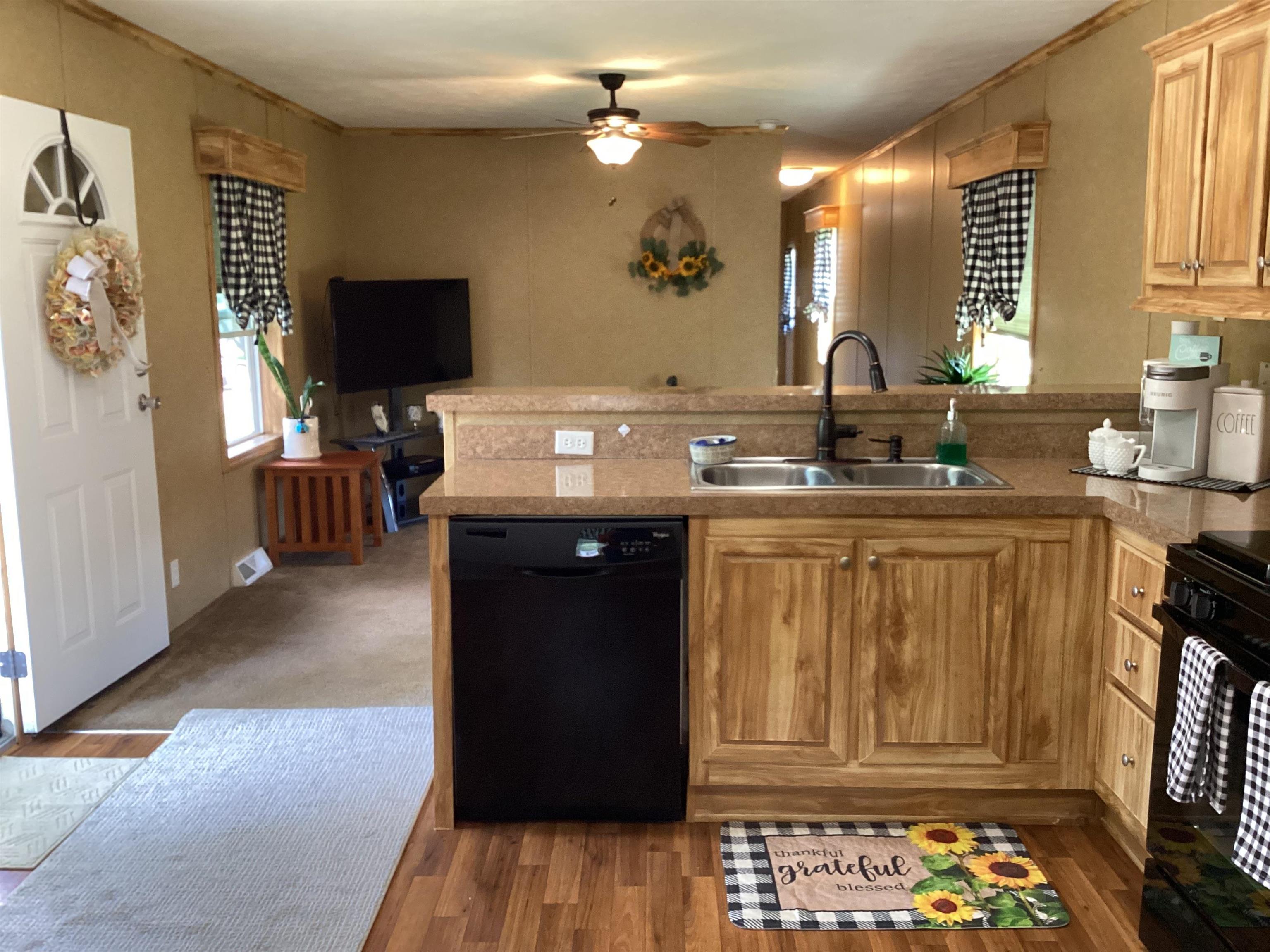 19 Woodland Park Property Photo 1