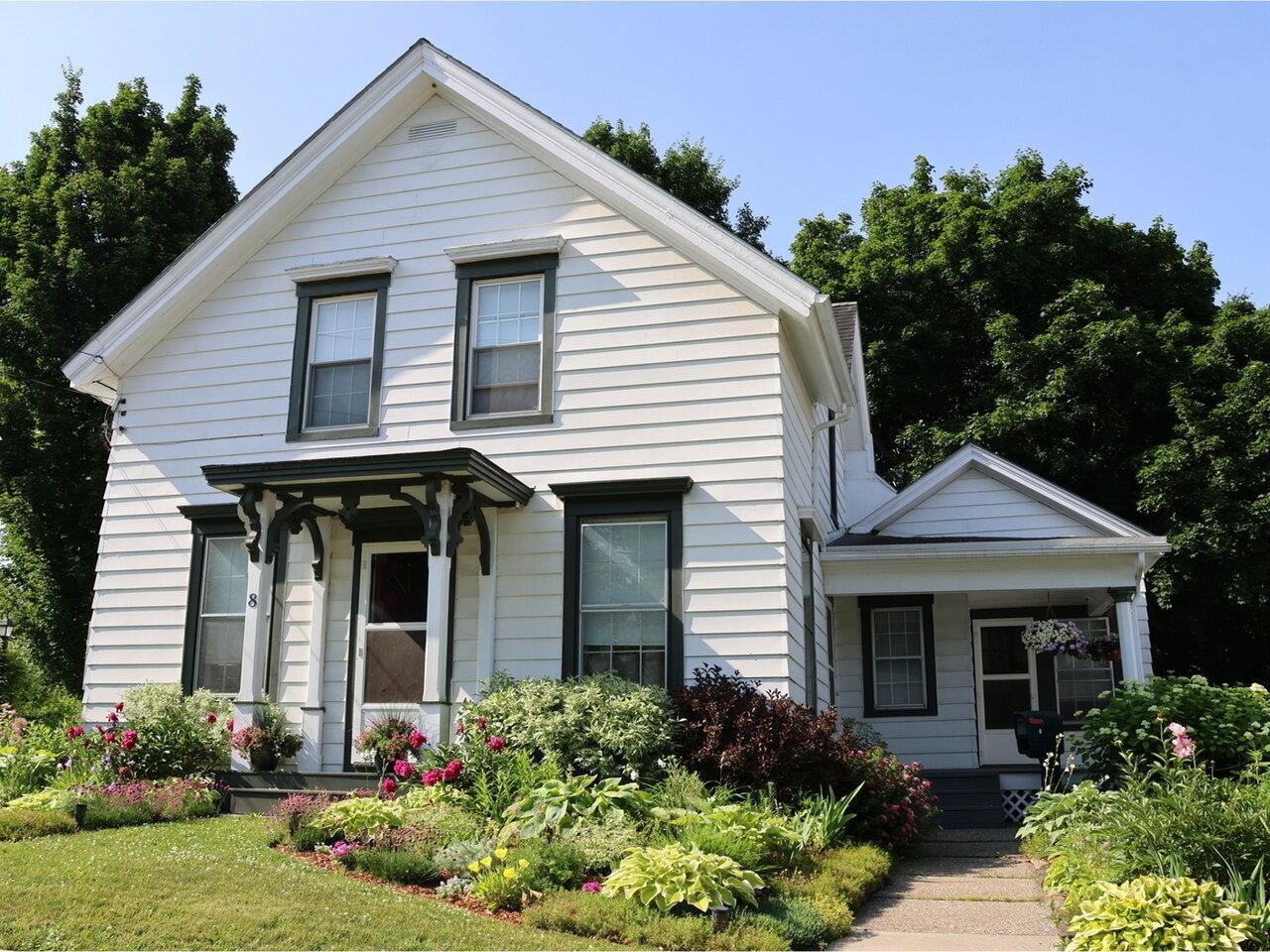 8 Diamond Street Property Photo 1