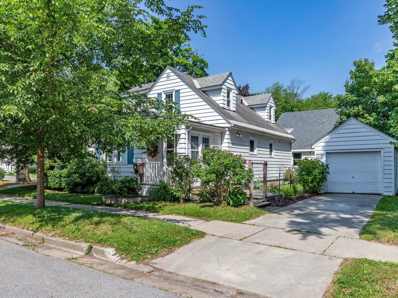 44 Thibault Parkway Property Photo 1