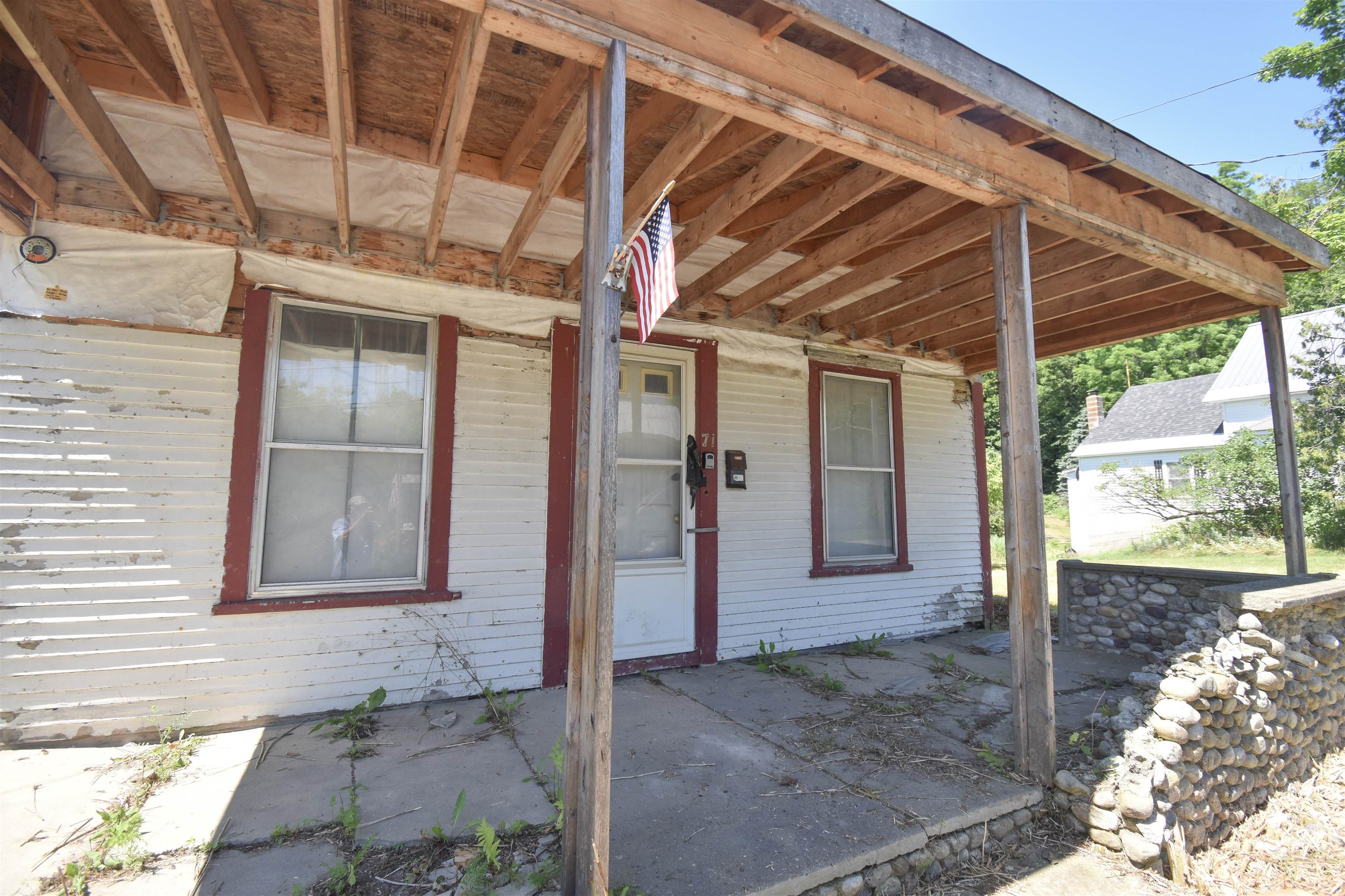 71 Maple Street Property Photo 18