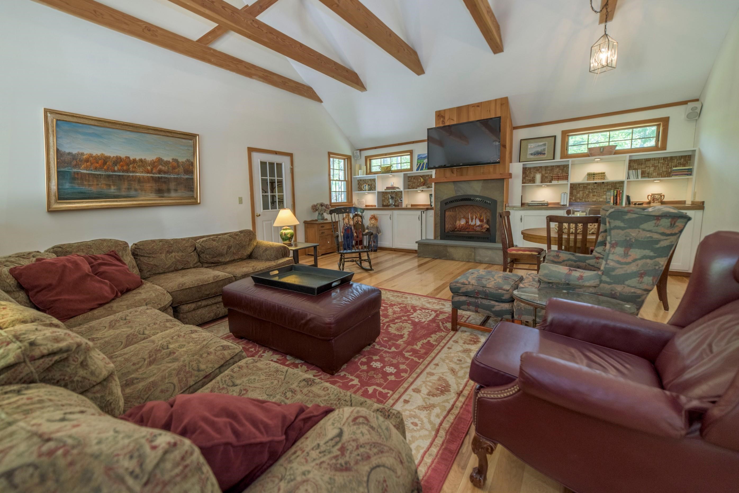 100 Mowing Way Property Photo 4