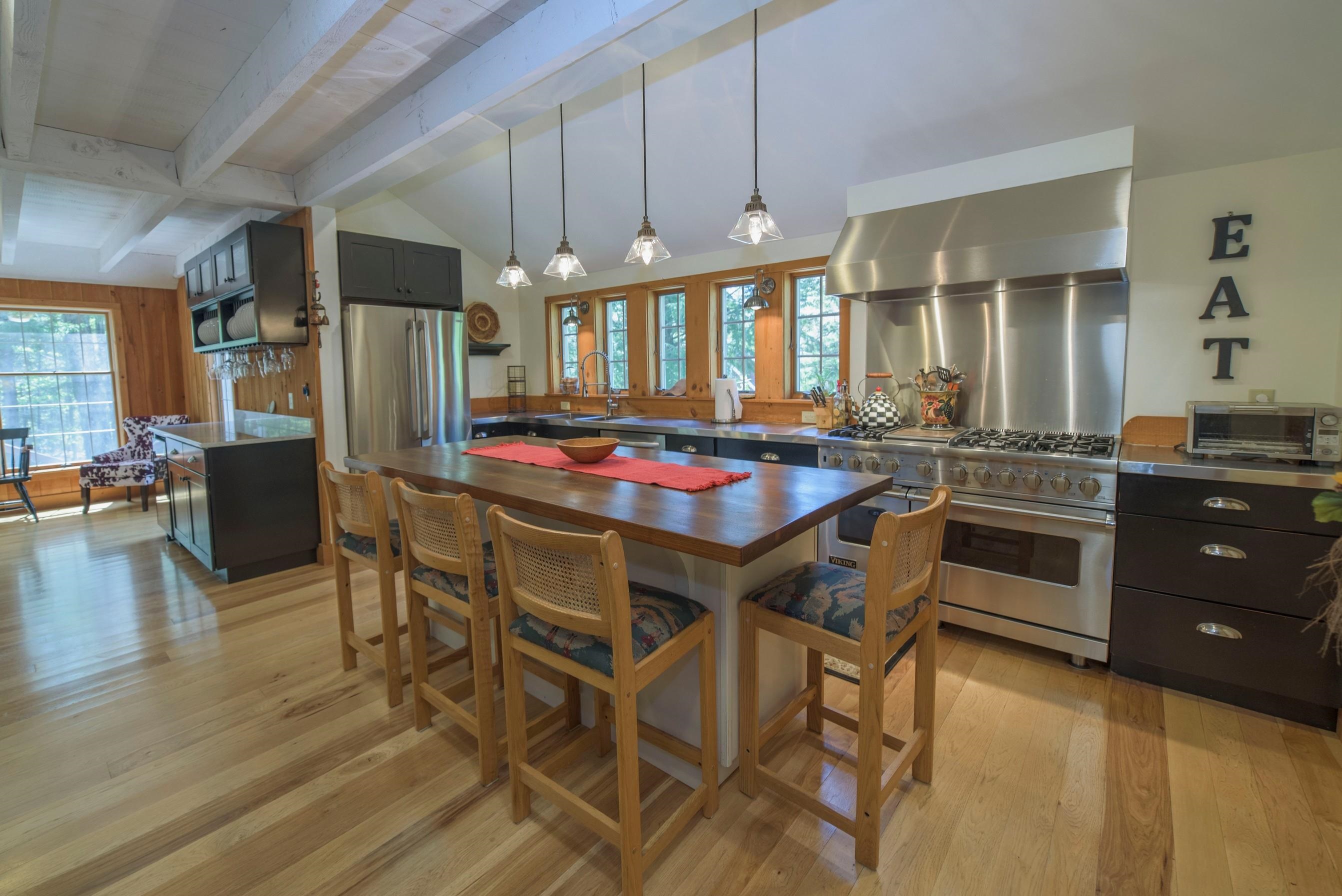 100 Mowing Way Property Photo 6