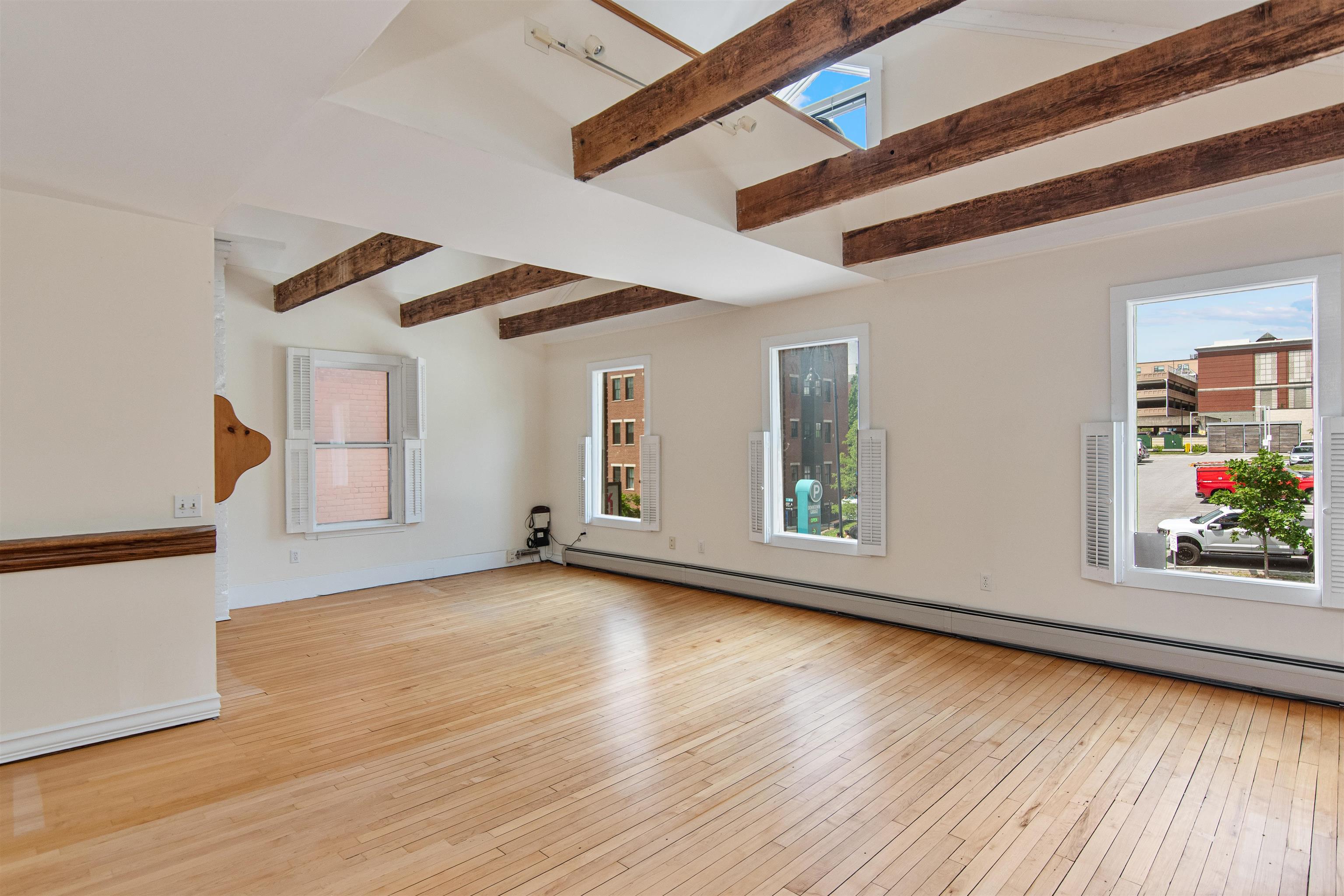 89 College Street Property Photo 1