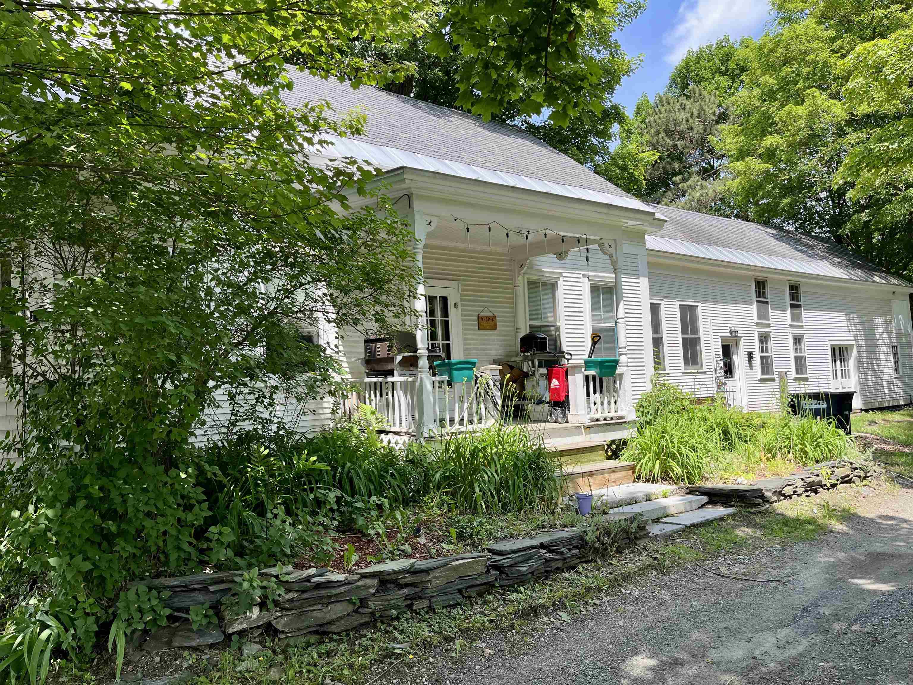 142 Vine Street Property Photo 1