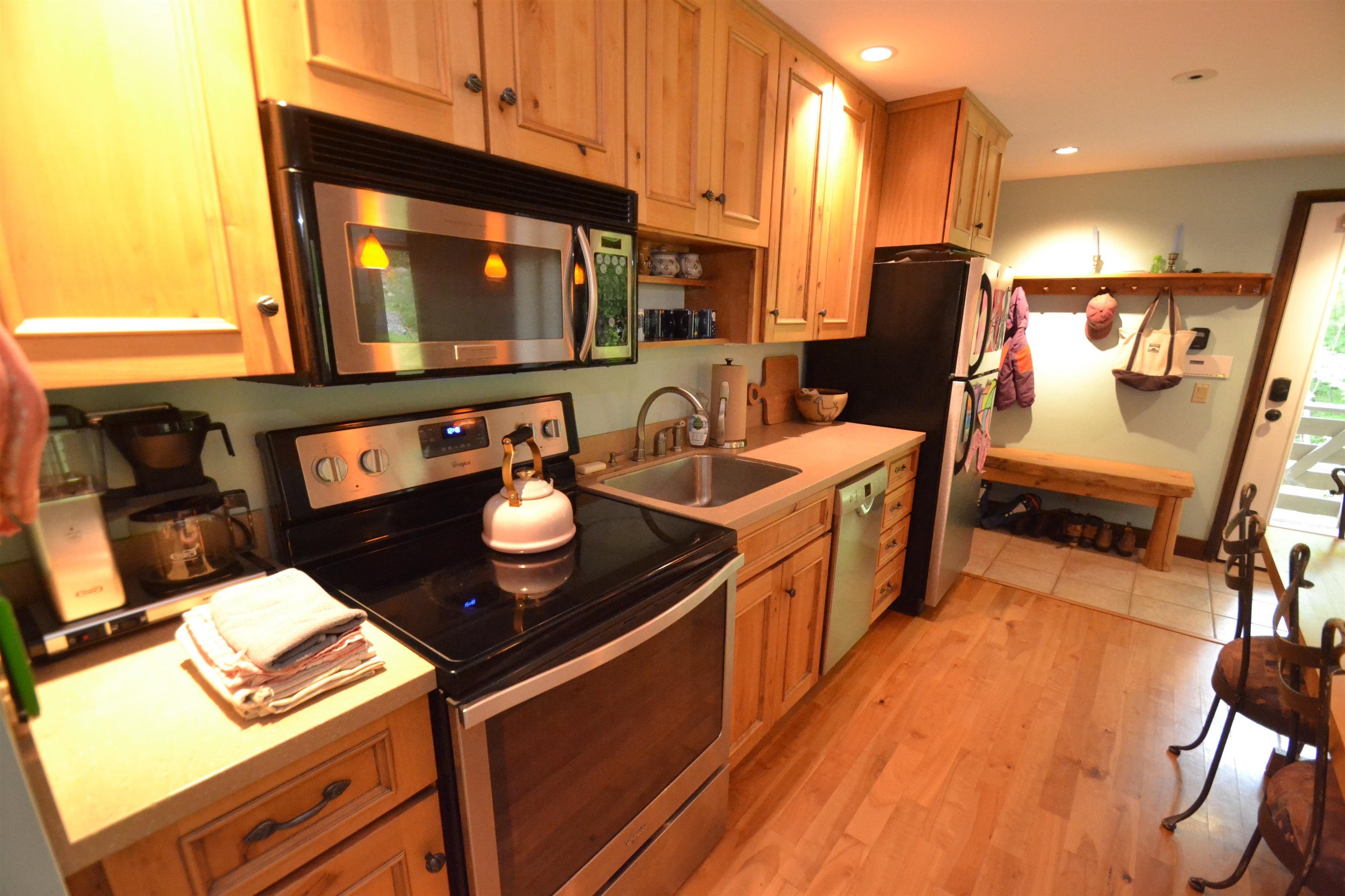 401 Village Road Property Photo 7