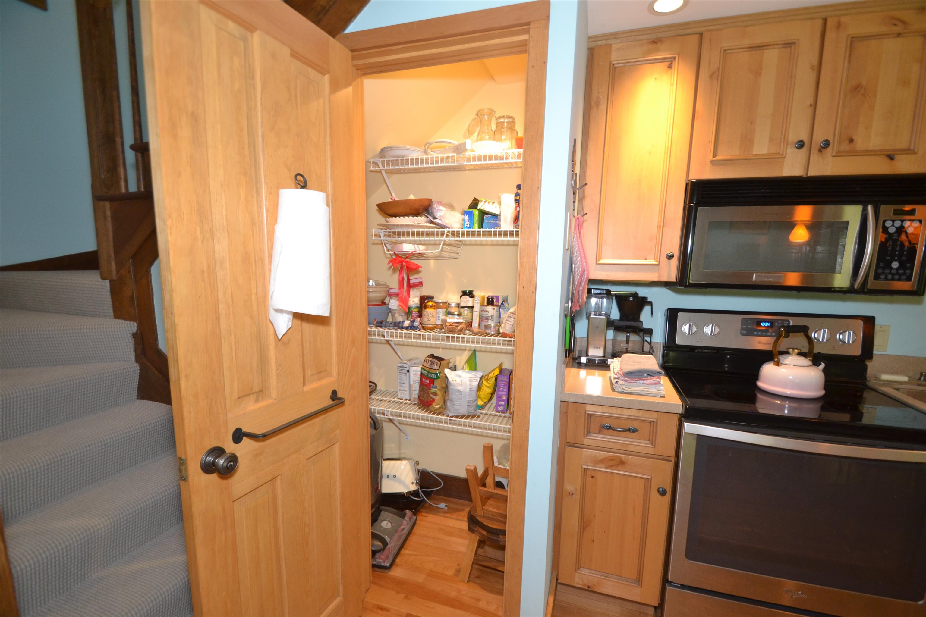 401 Village Road Property Photo 8