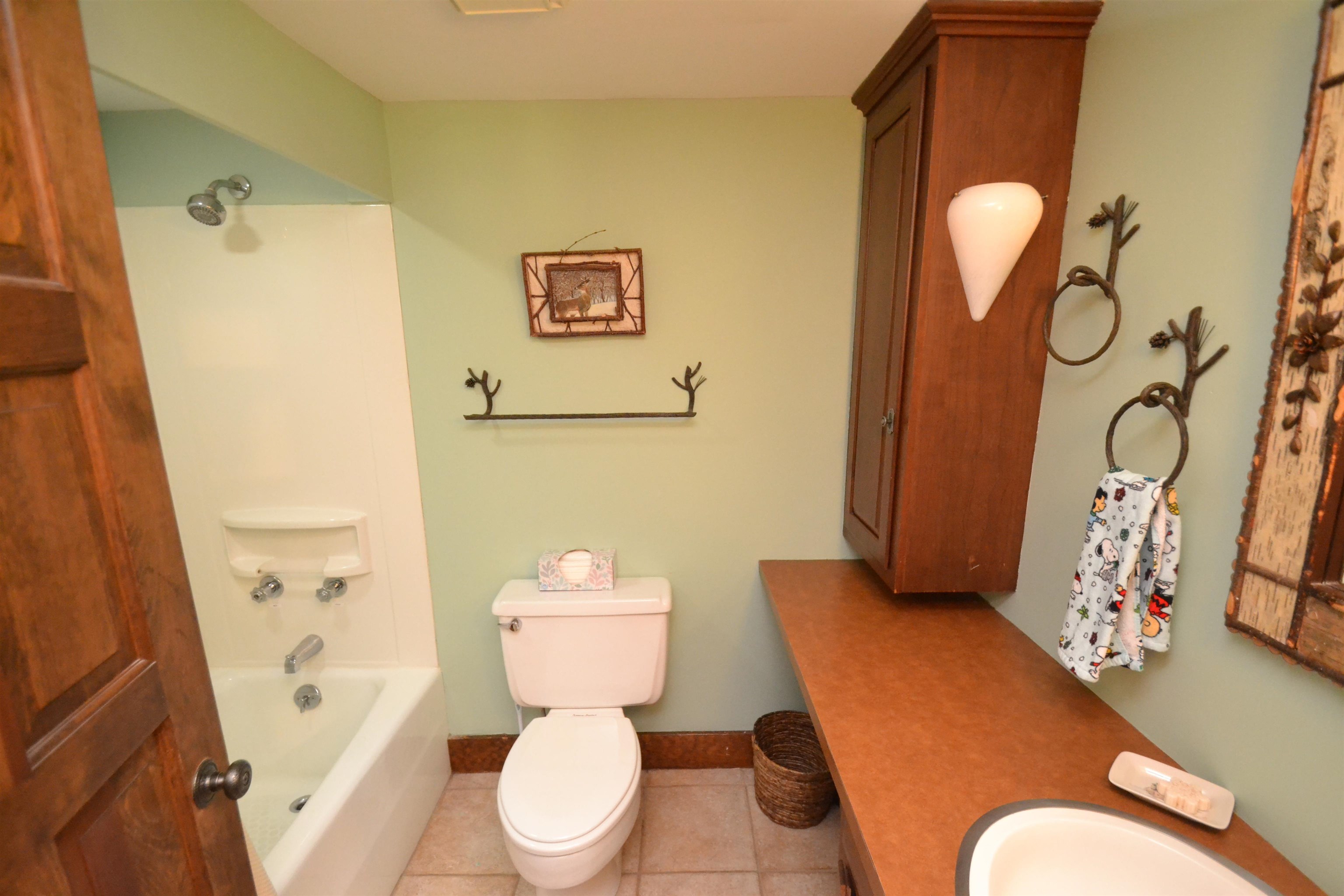 401 Village Road Property Photo 28