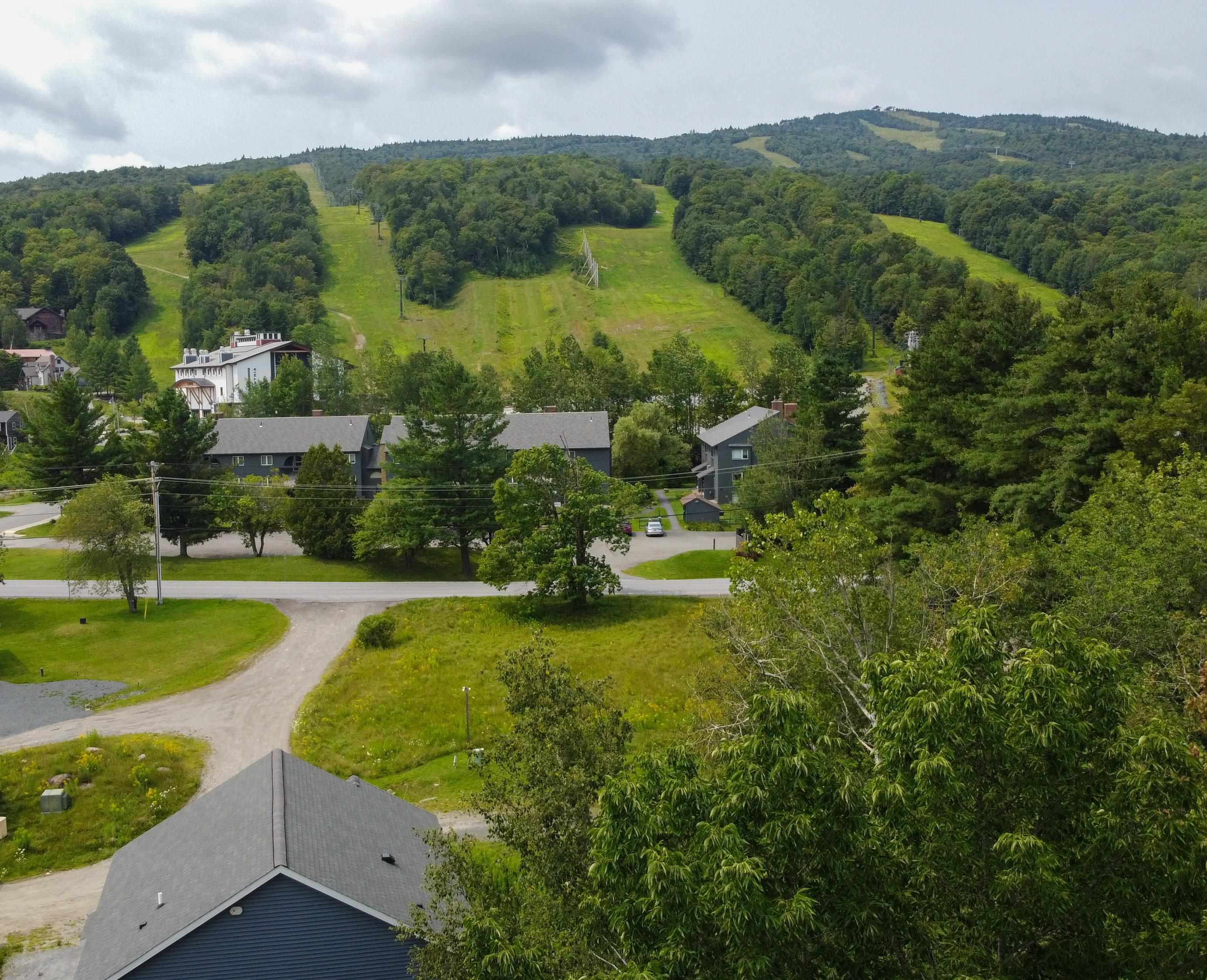 12 Encore Place Property Photo 2