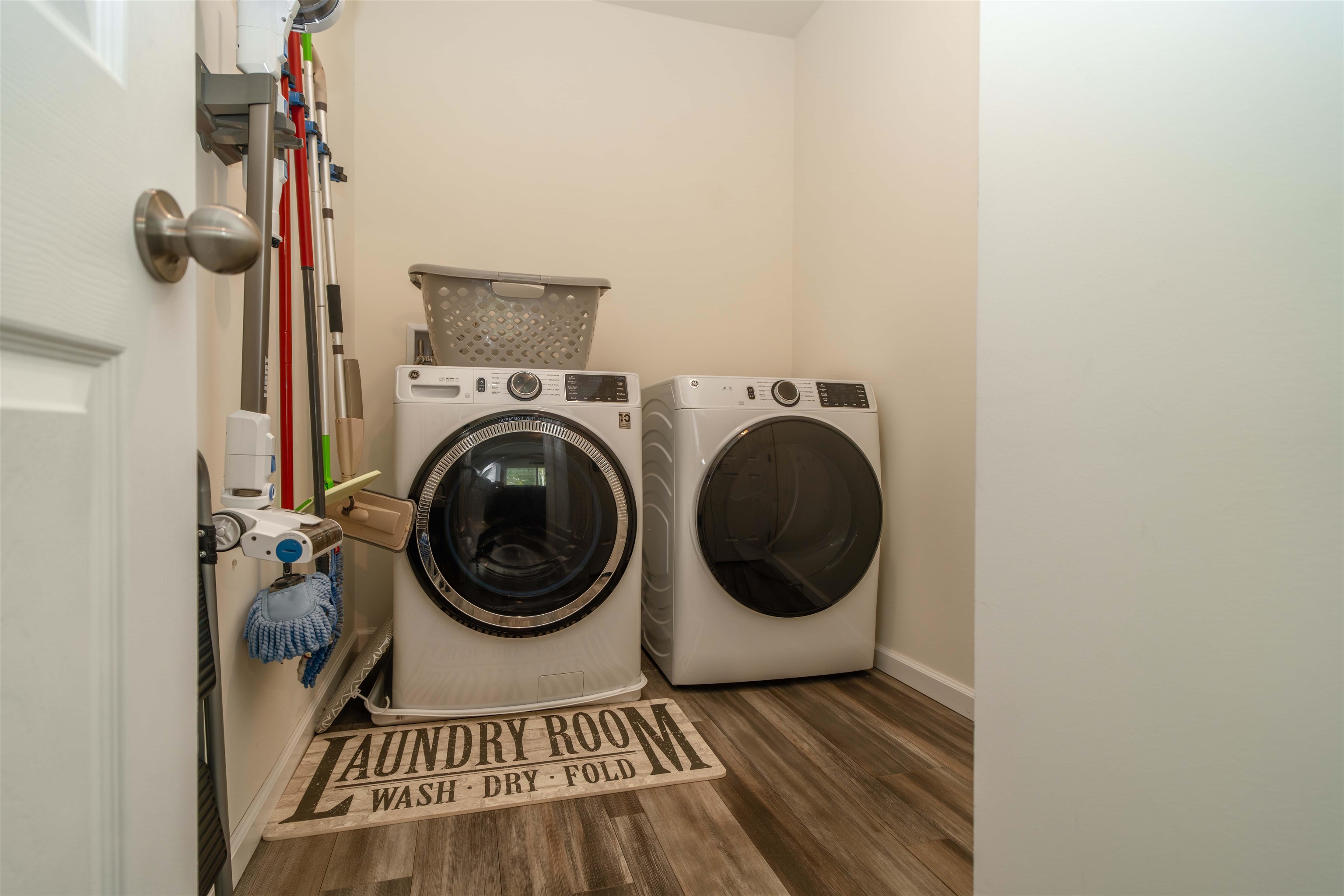 12 Encore Place Property Photo 31