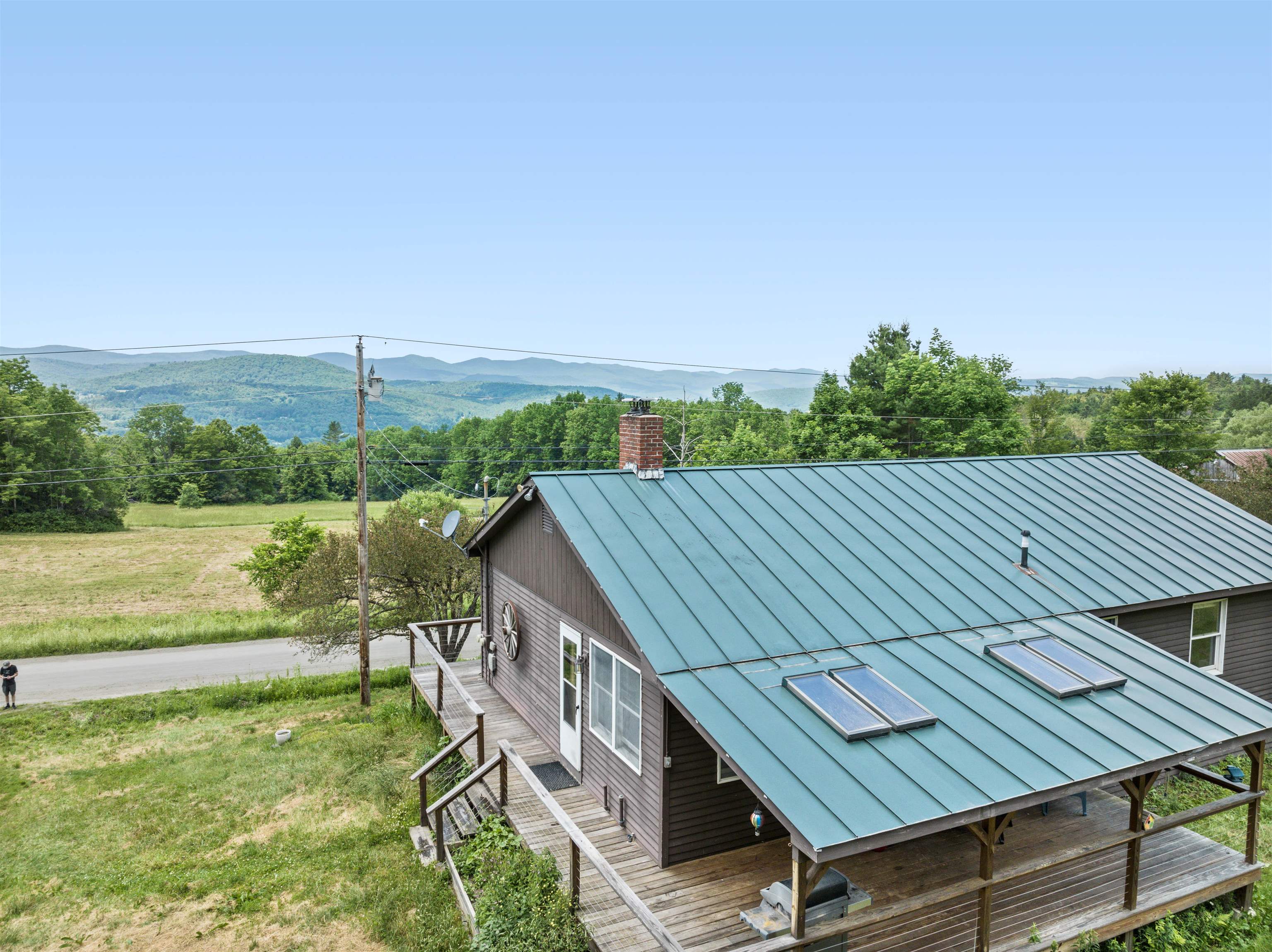 2829 Fish Hill Road Property Photo 1