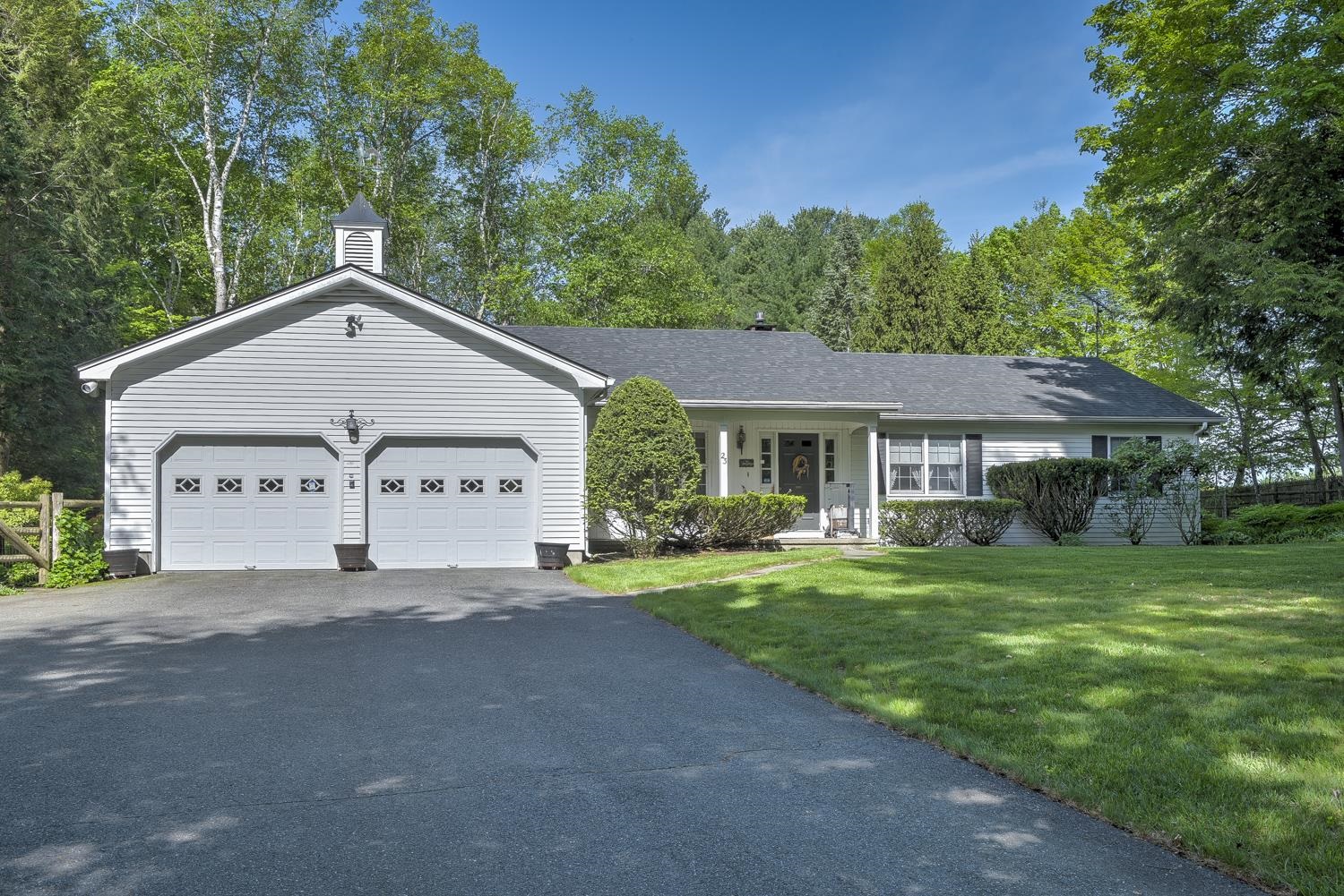 23 Meetinghouse Lane Property Photo 1