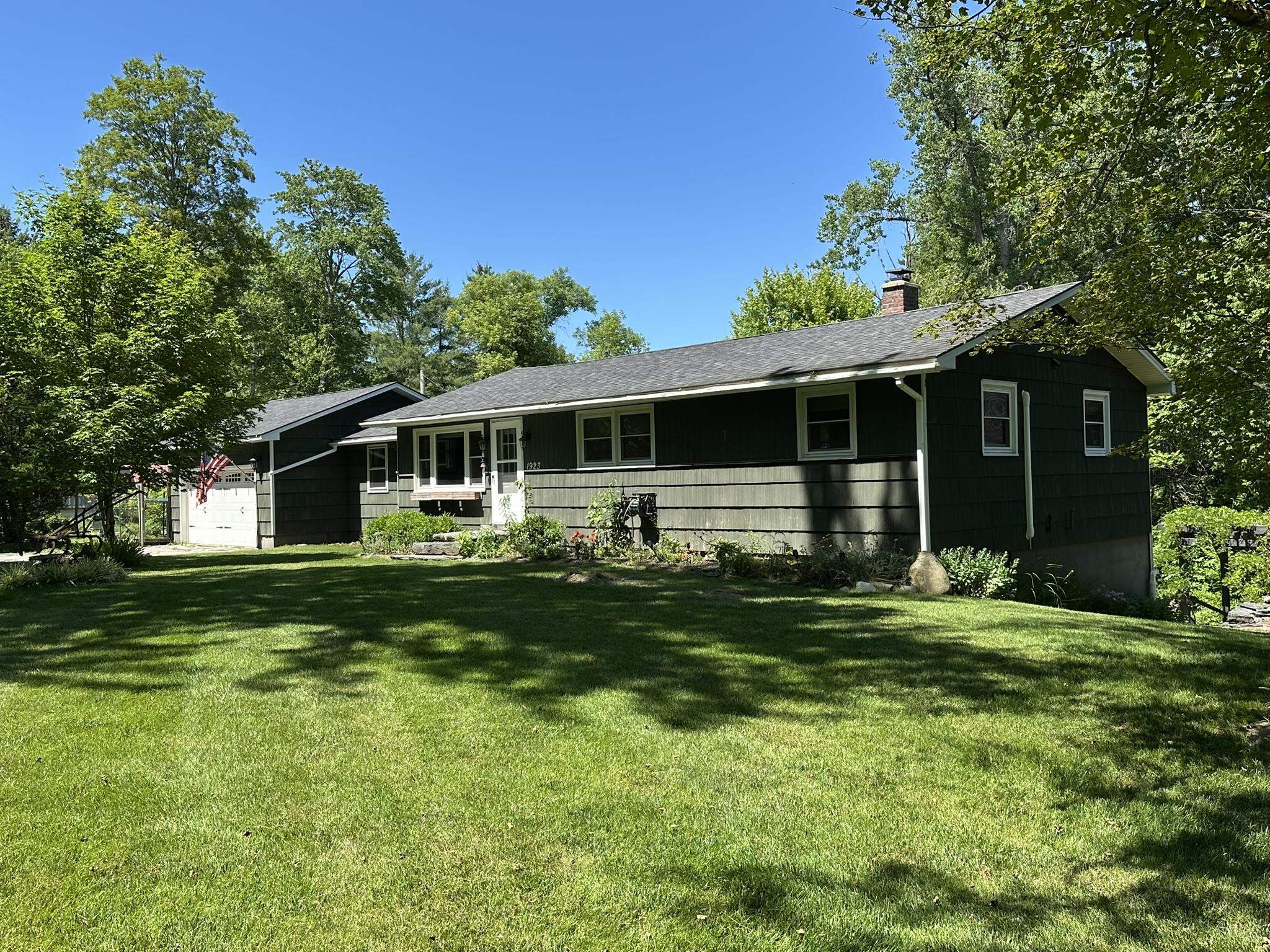 1923 Drake Road Property Photo 1