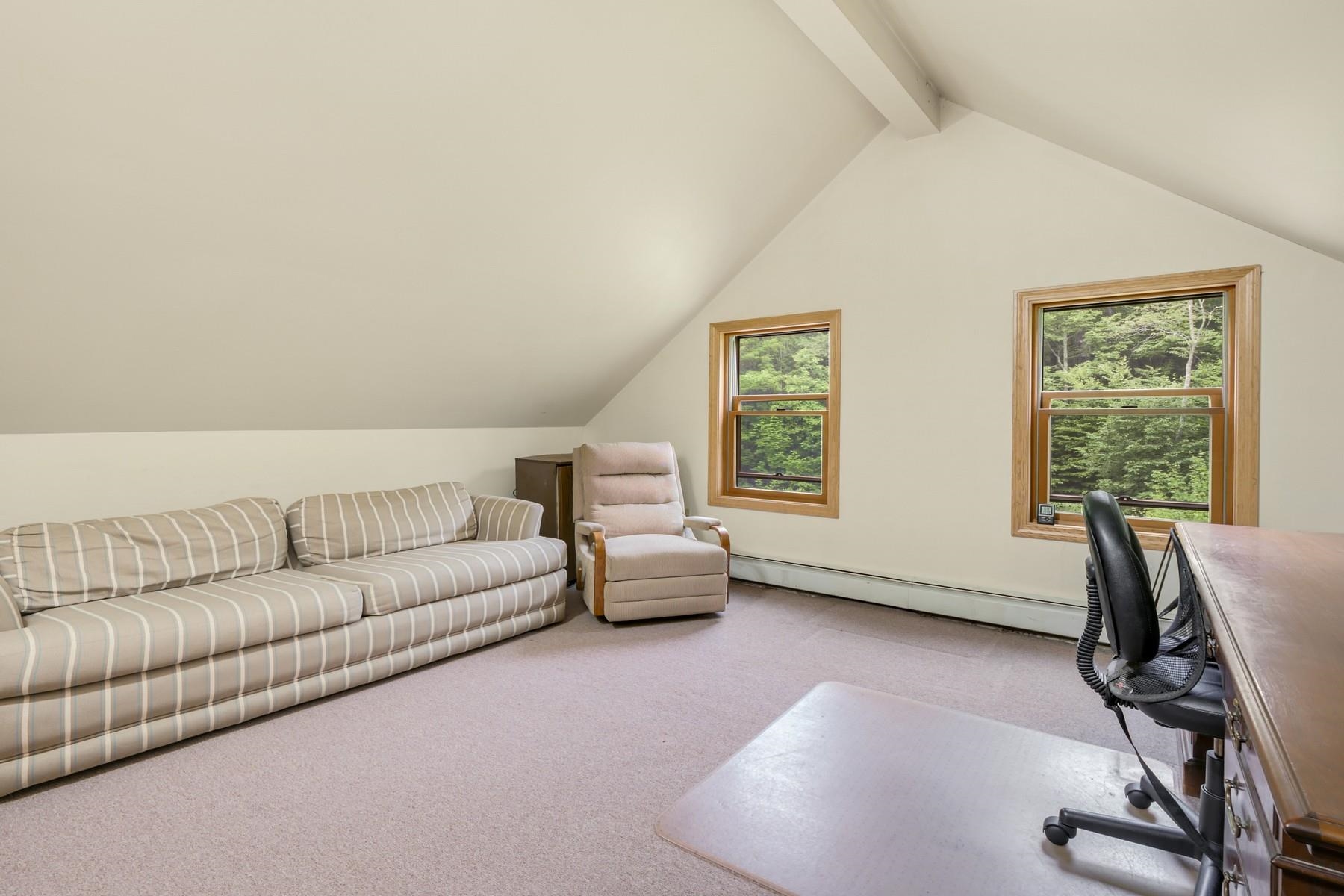 832 Us Route 100n Property Photo 40