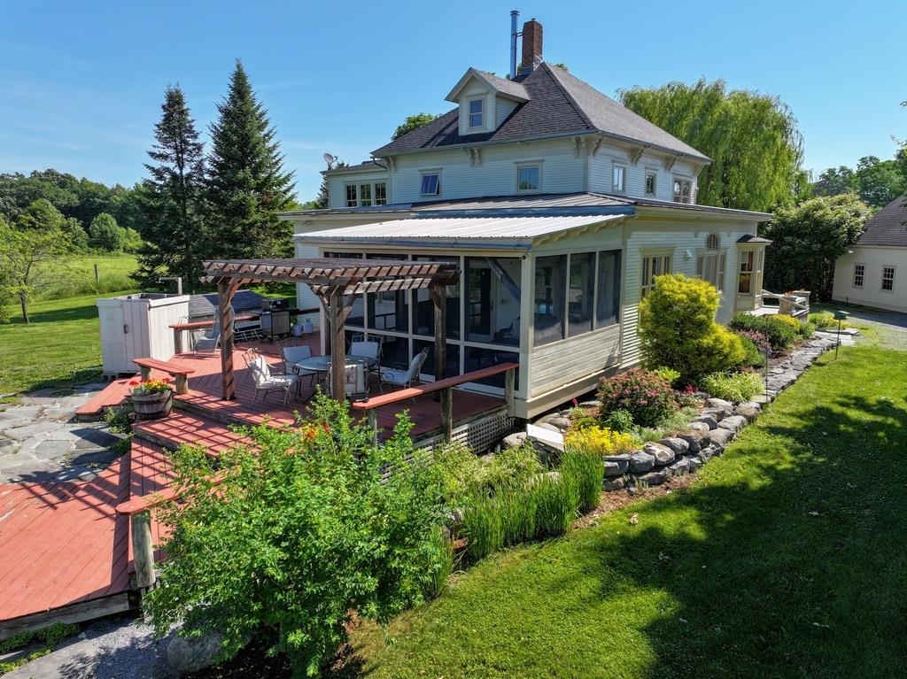 1104 Grandey Road Property Photo 5