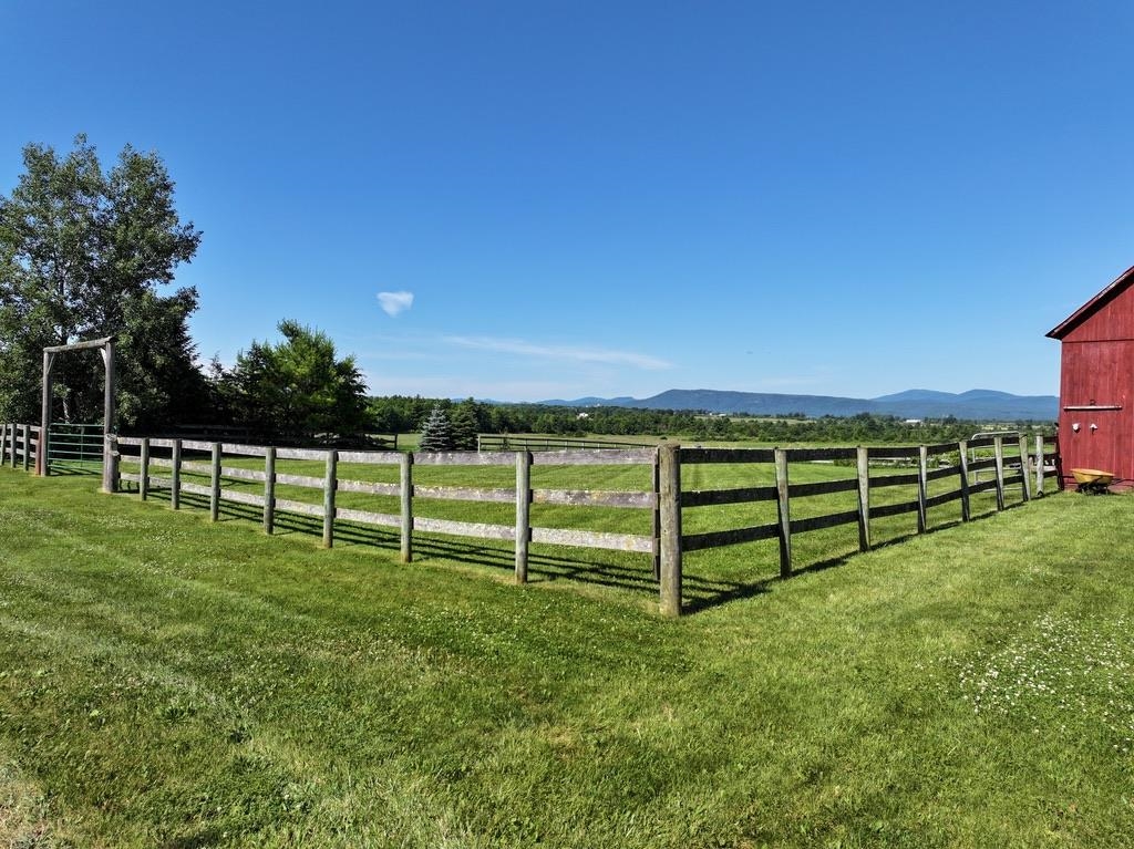 1104 Grandey Road Property Photo 11
