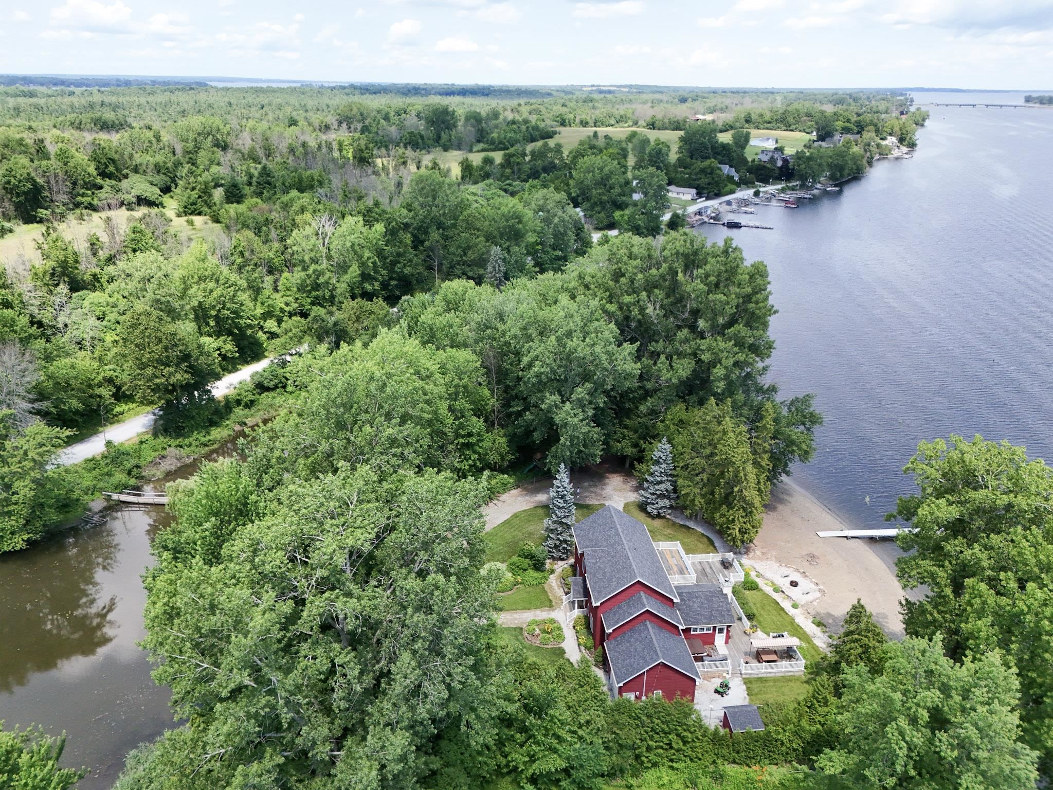 16 Macomber Point Property Photo 5