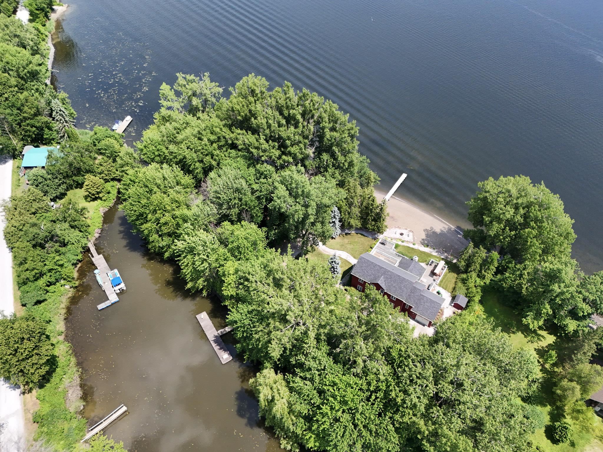 16 Macomber Point Property Photo 8