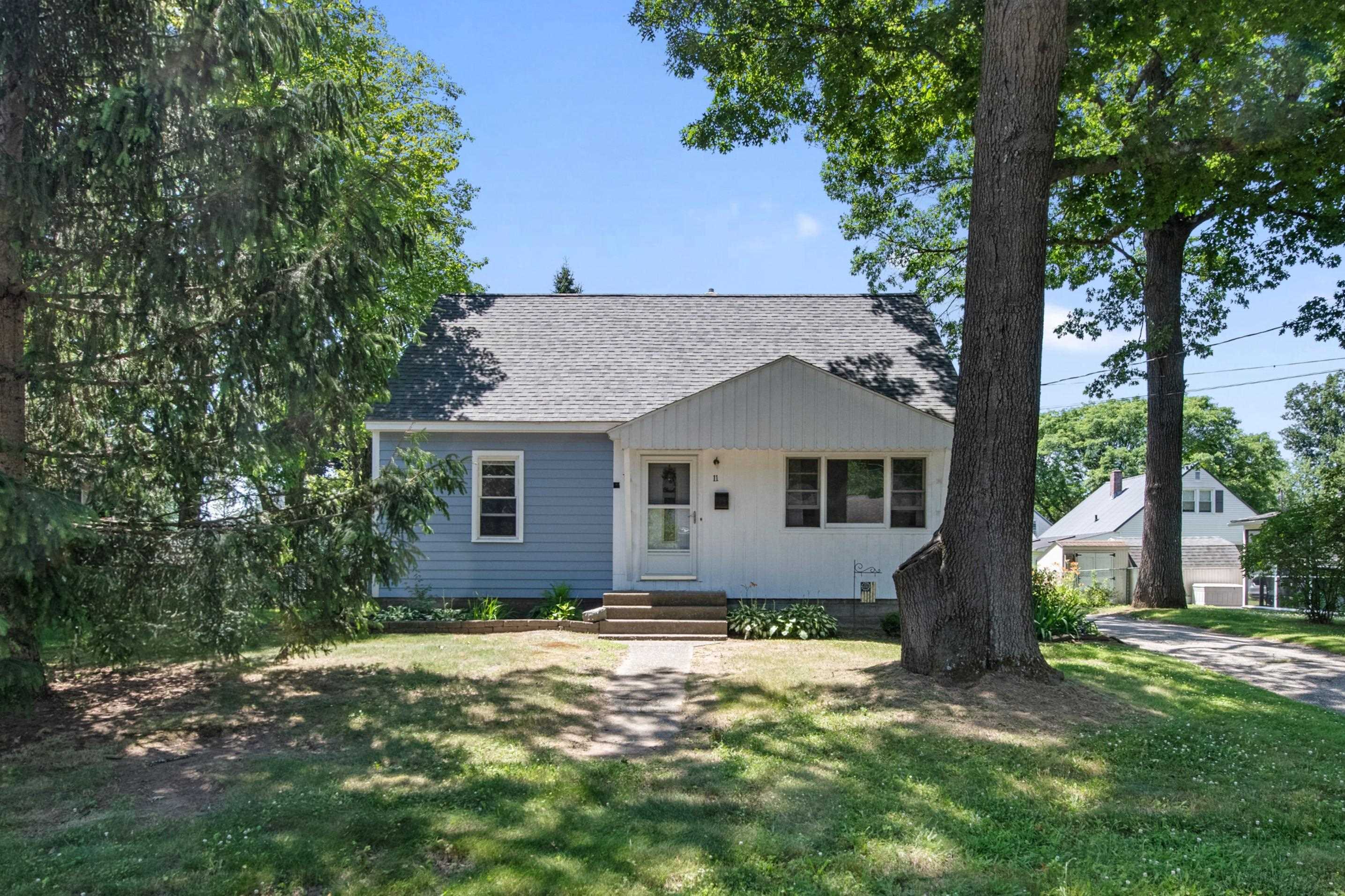 11 Edgewood Drive Property Photo 1