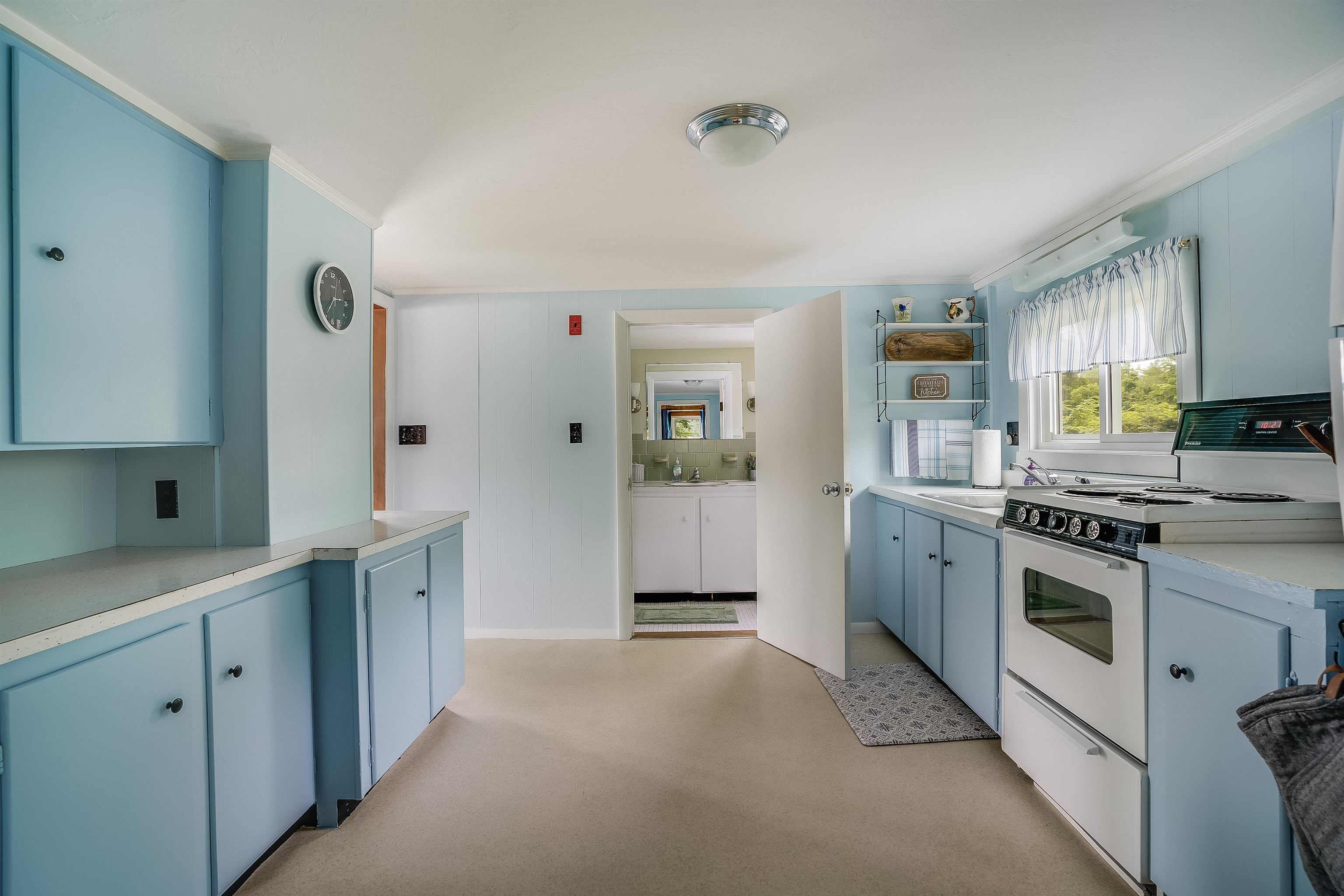 215 Lake Shore Drive Property Photo 8