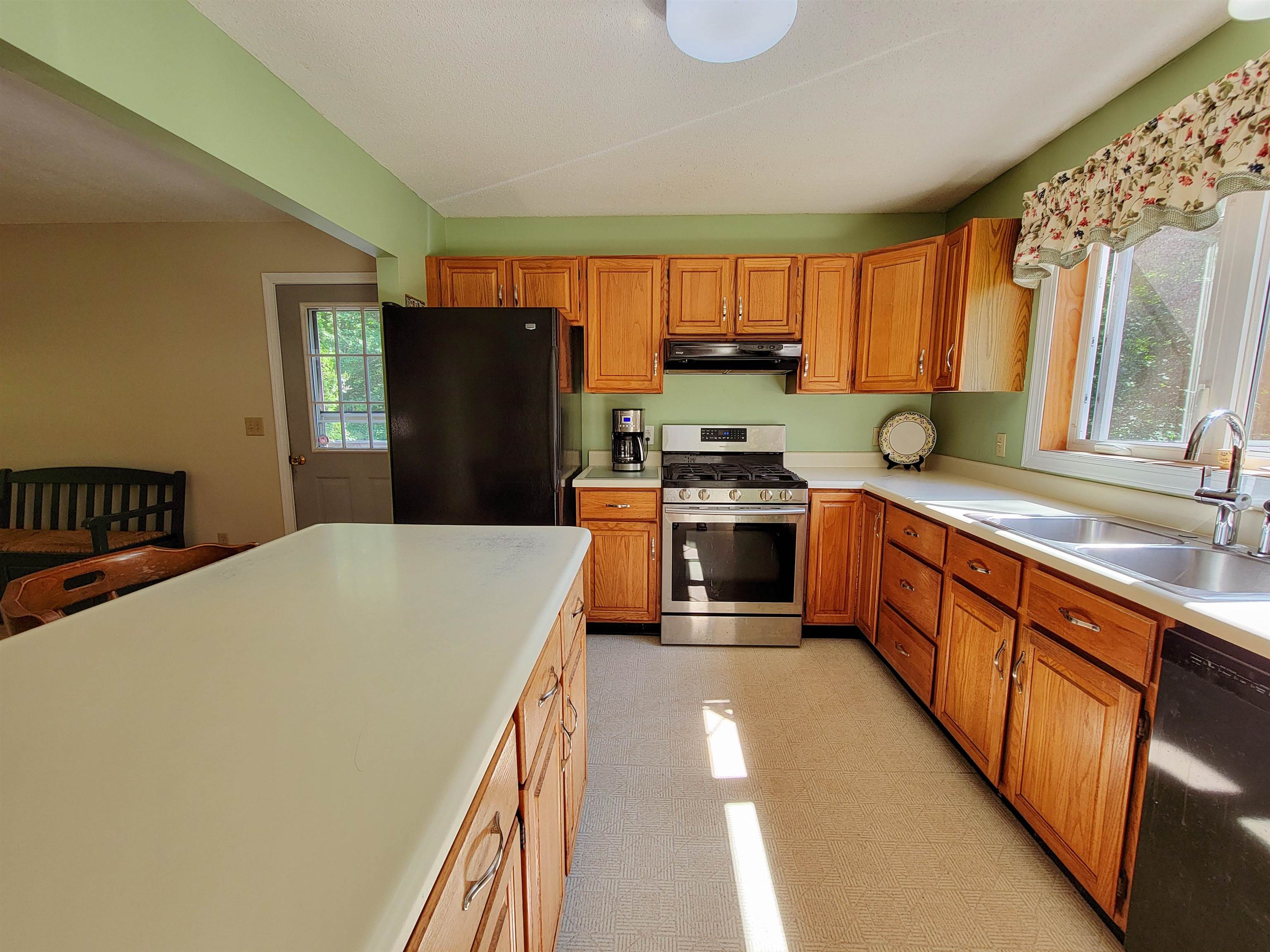 284 Poker Hill Road Property Photo 14
