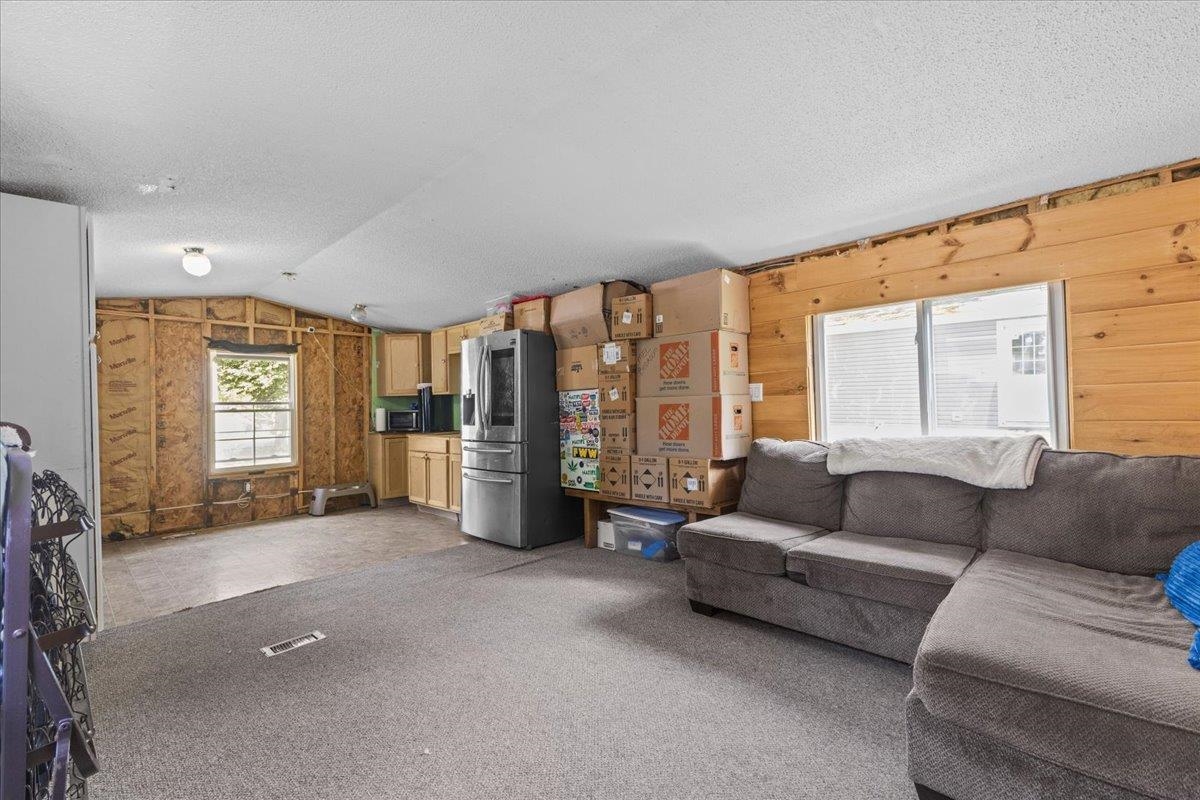 2109 North Road Property Photo 3