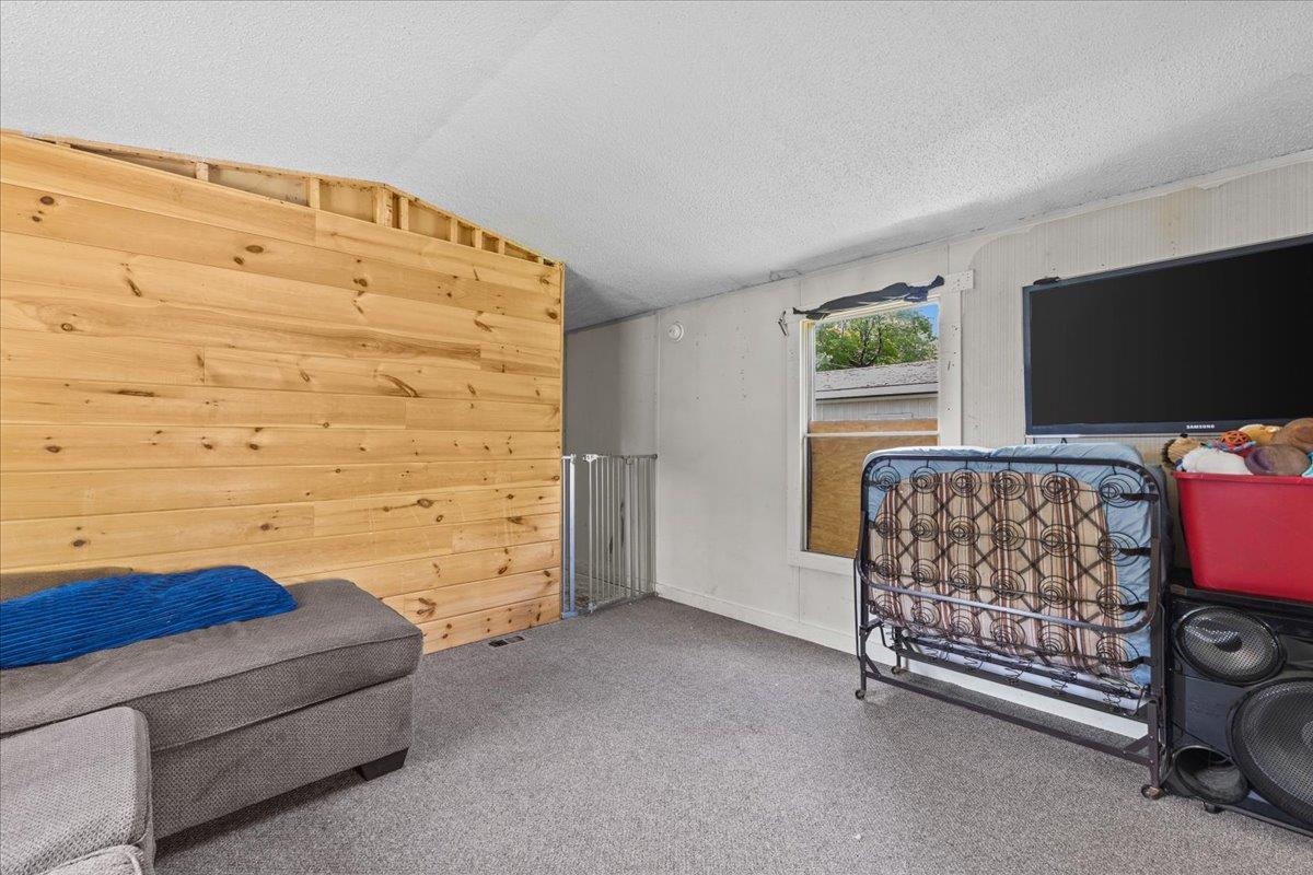 2109 North Road Property Photo 4