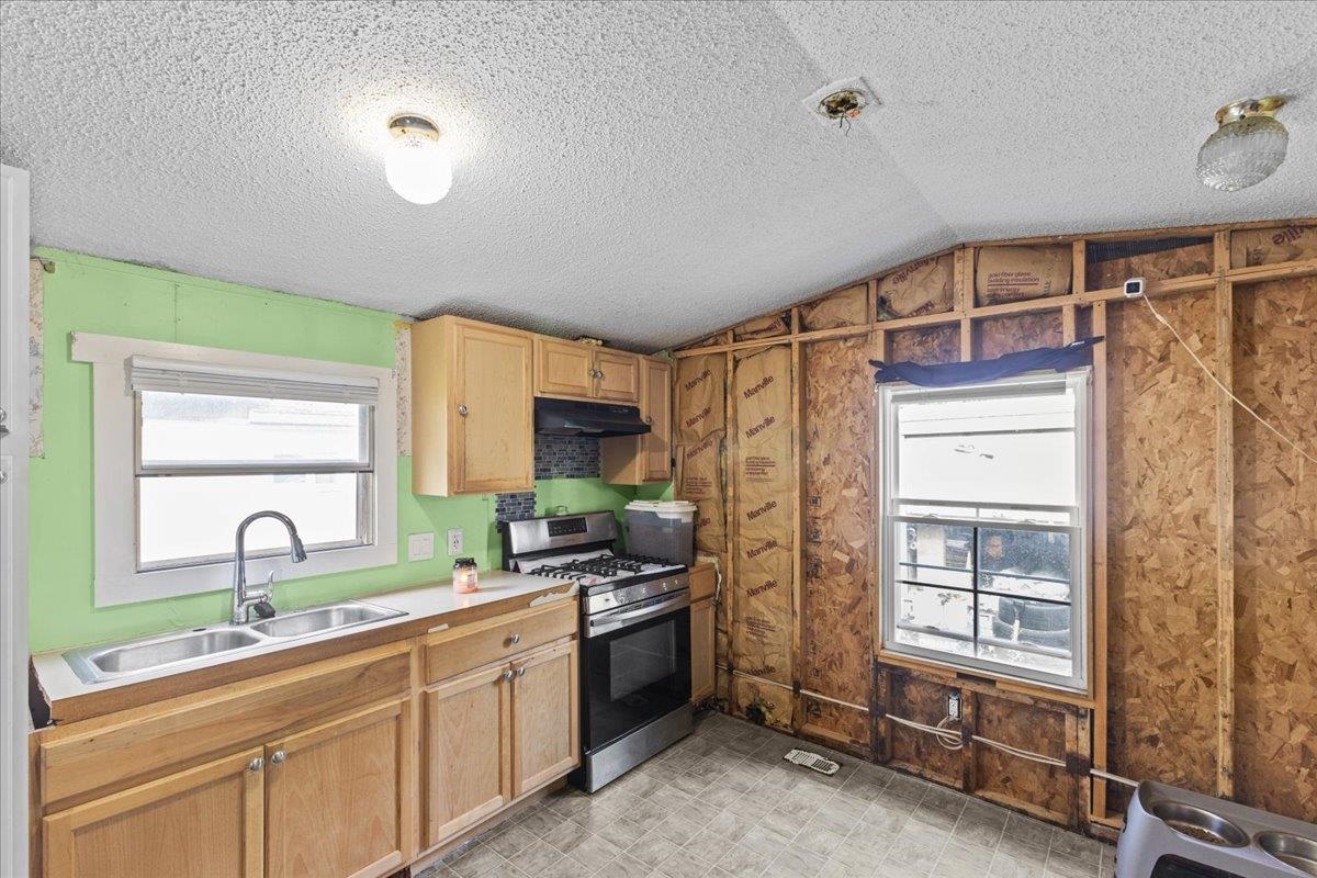 2109 North Road Property Photo 6